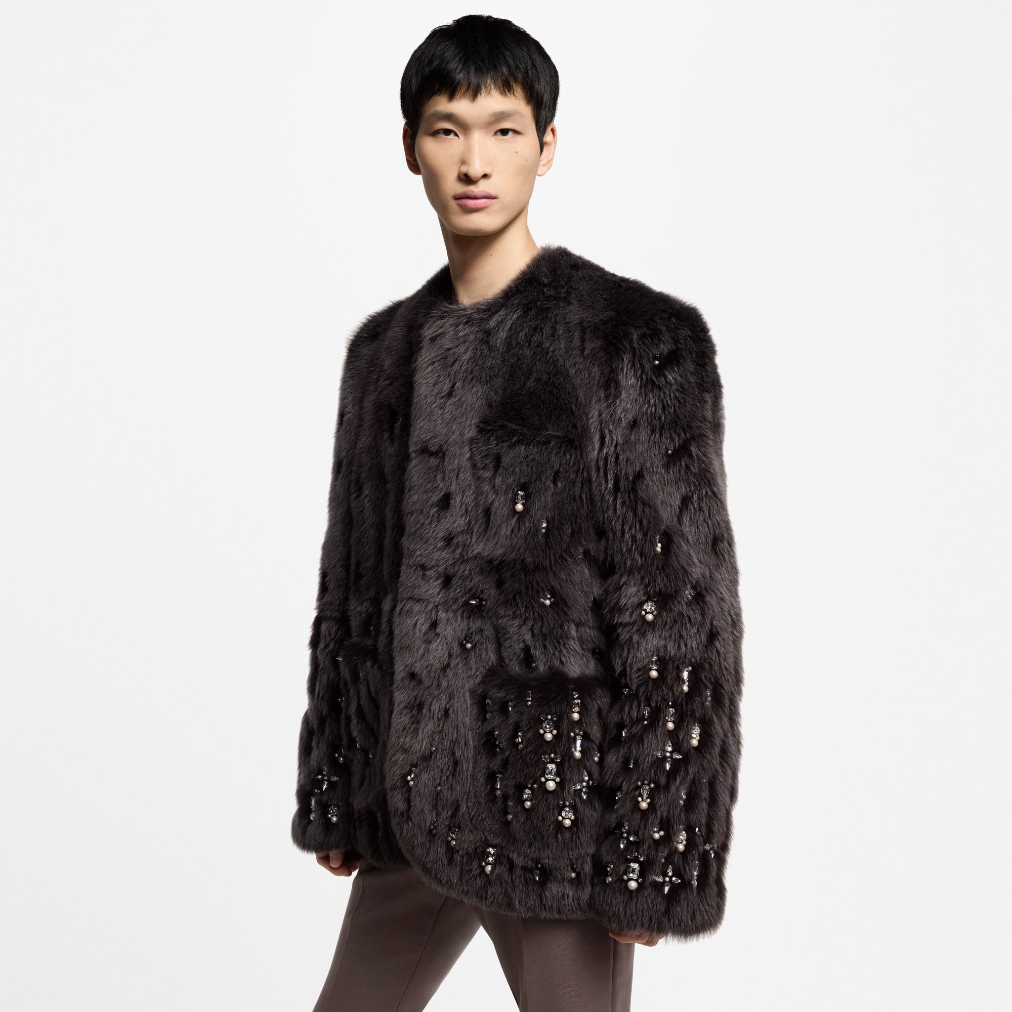  의류 블레이저 & 재킷 메이드 투 오더 엠벨리시드 시어링 칼라리스 재킷 | 루이비통 공식 온라인 스토어® (크게 보기)