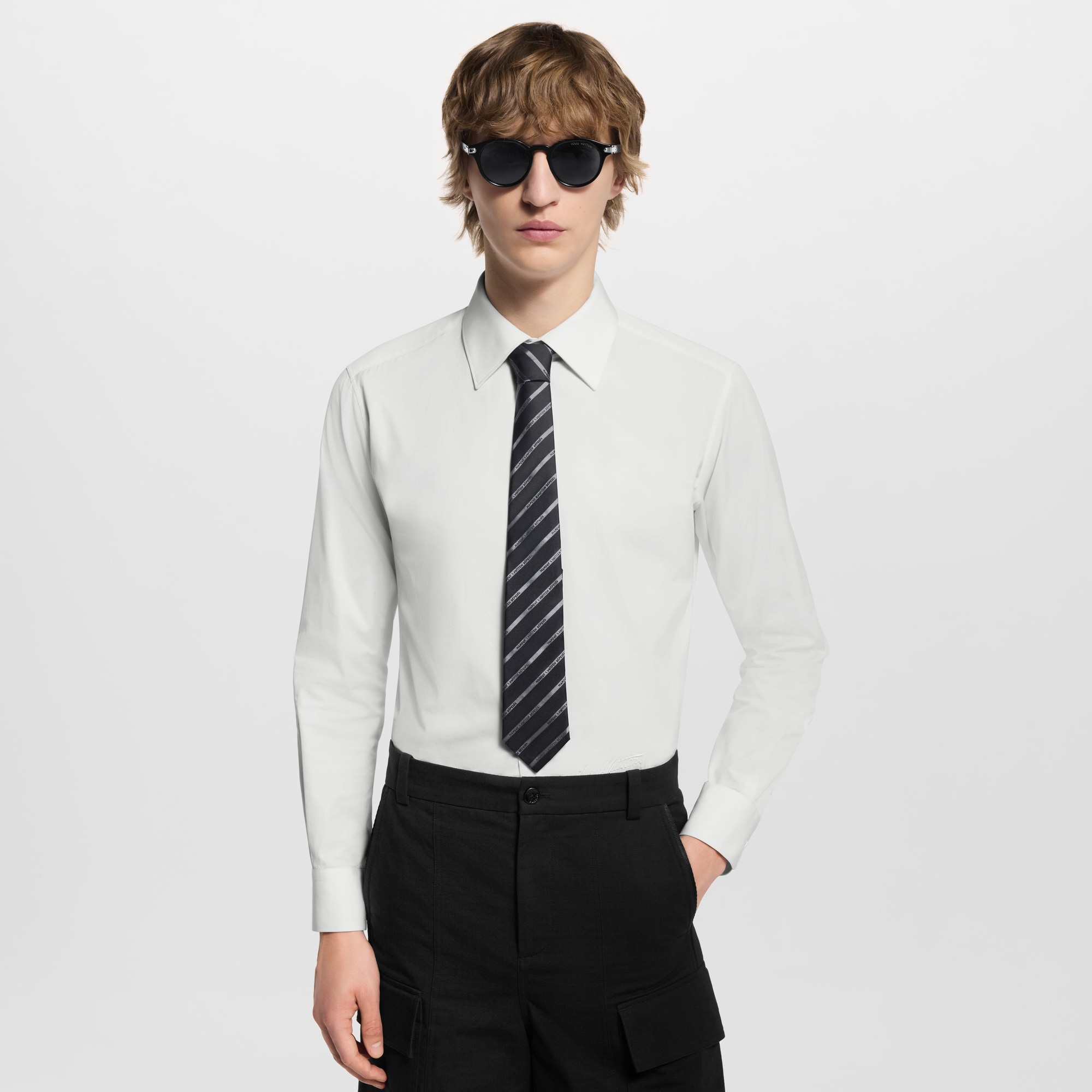 S00 액세서리 타이 & 포켓 스퀘어 Marque L.Vuitton Deposée 스트라이프 (Marque L.Vuitton Deposée Stripes) 타이 | 루이비통 공식 온라인 스토어® (크게 보기)