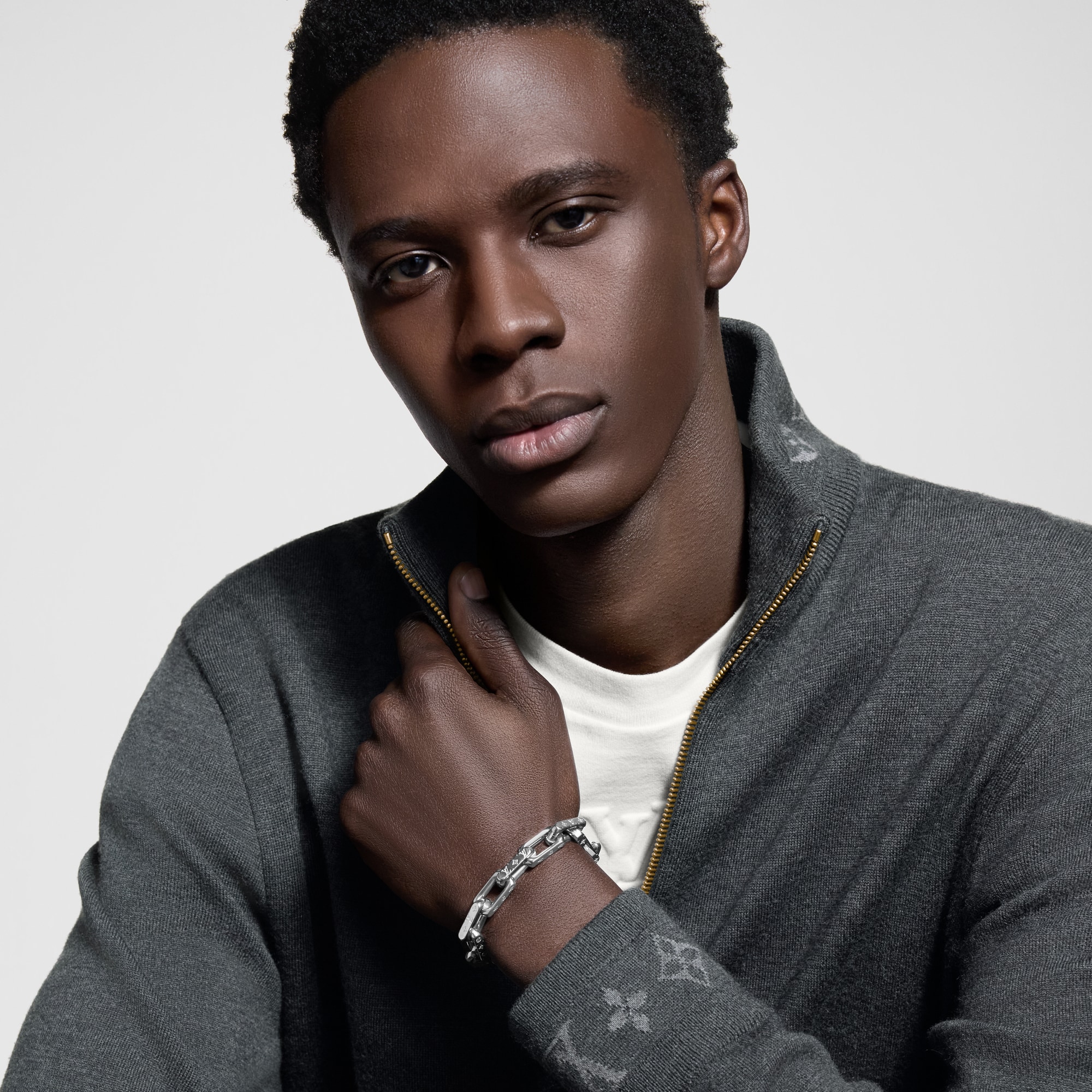 S00 패션 주얼리 패션 주얼리 전체 보기 모노그램 체인 팔찌 | 루이비통 공식 온라인 스토어® (크게 보기)