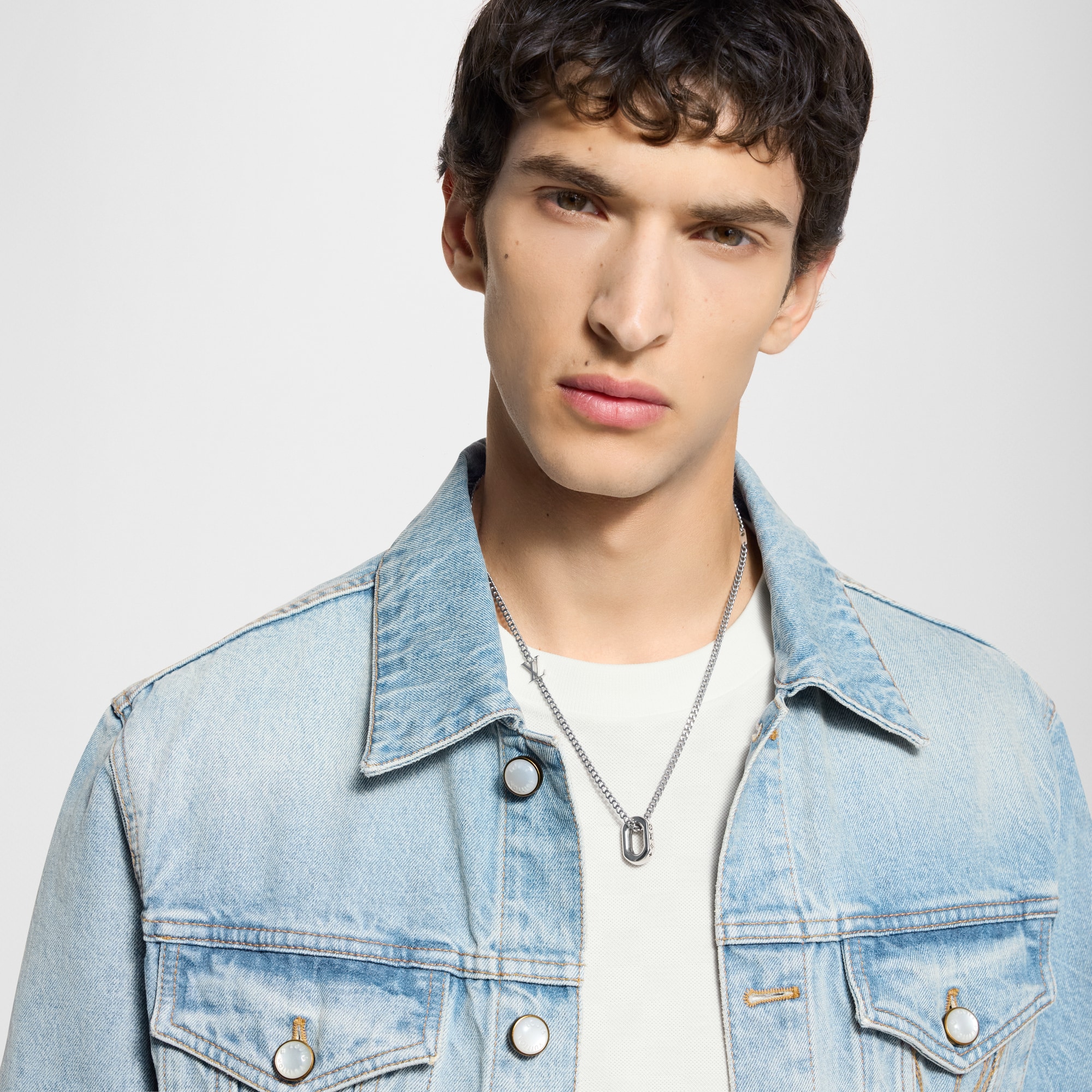 S00 패션 주얼리 목걸이 & 펜던트 모노그램 (Monogram) 체인 펜던트 | 루이비통 공식 온라인 스토어® (크게 보기)