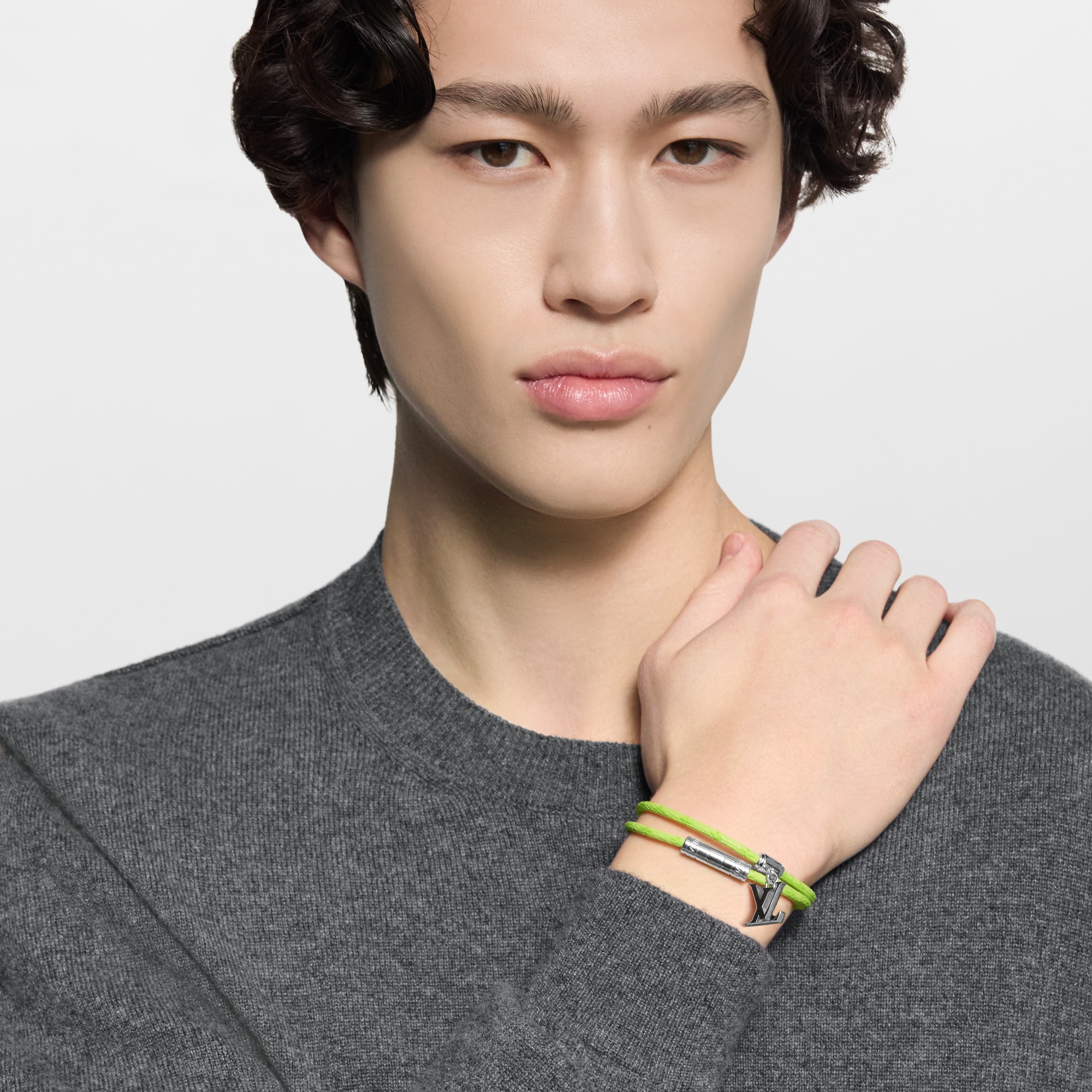 Taigarama 패션 주얼리 팔찌 모노그램 더블 투어 (Monogram Double Tour) 팔찌 | 루이비통 공식 온라인 스토어® (크게 보기)