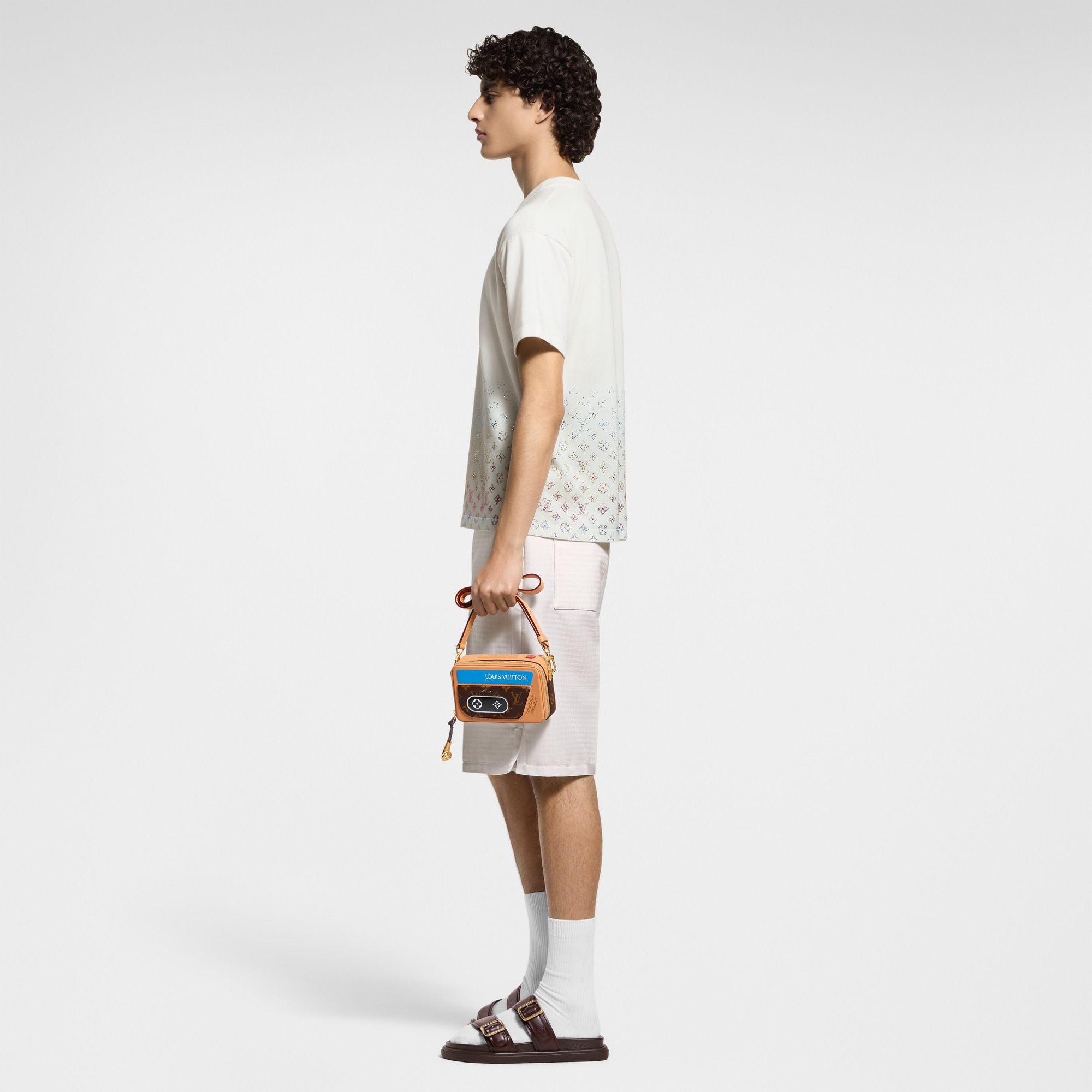  의류 니트 & 스웨트 셔츠 모노그램 그라디언트 엠벨리시드 쇼트 슬리브드 크루넥 | 루이비통 공식 온라인 스토어® (크게 보기)