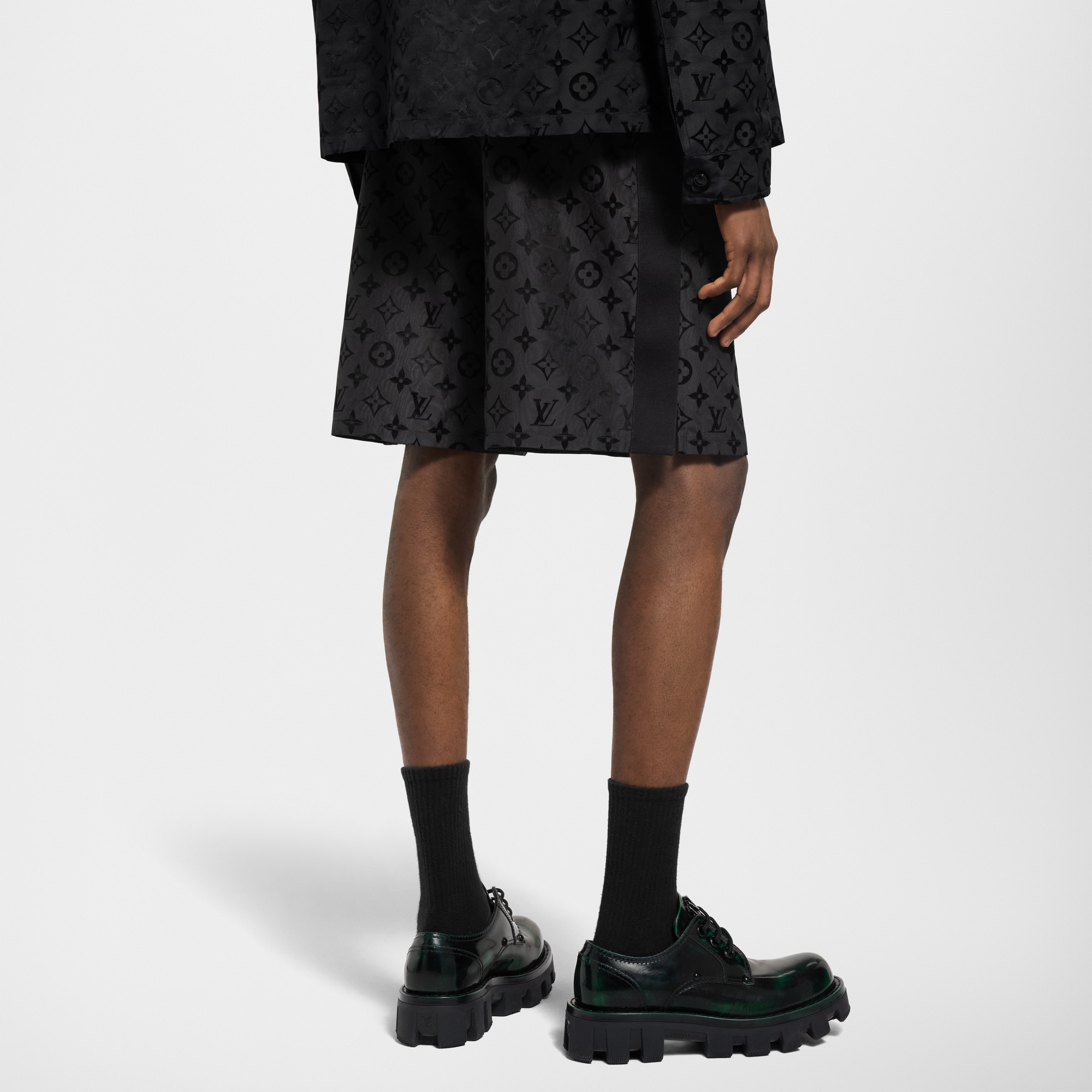  의류 팬츠 모노그램 무아레 자카드 실크 쇼츠 | 루이비통 공식 온라인 스토어® (크게 보기)