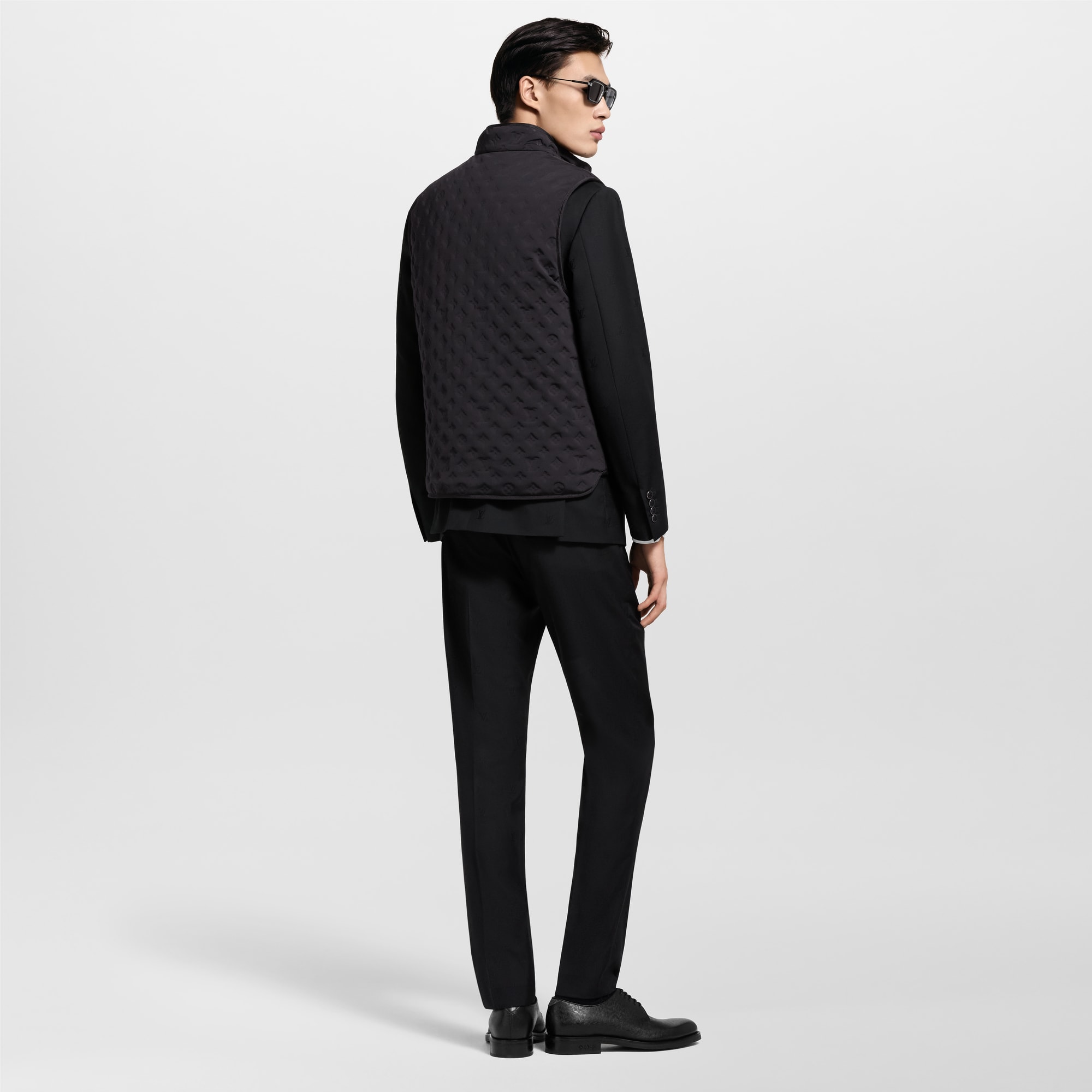  의류 의류 전체 보기 모노그램 리버서블 패디드 질레 | 루이비통 공식 온라인 스토어® (크게 보기)