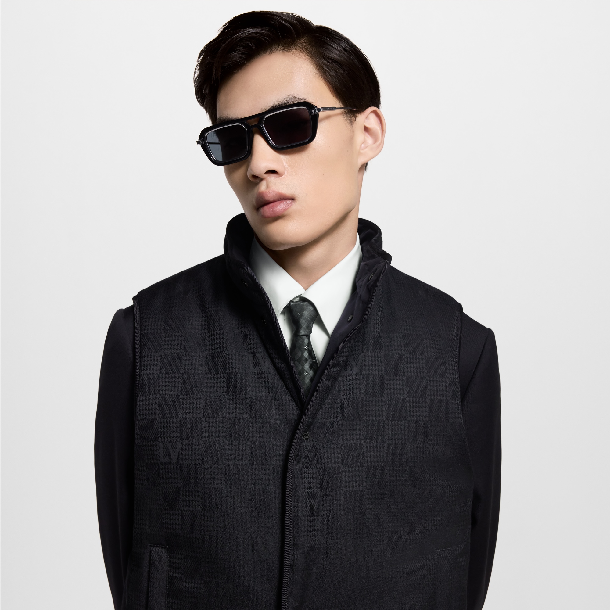  의류 의류 전체 보기 모노그램 리버서블 패디드 질레 | 루이비통 공식 온라인 스토어® (크게 보기)