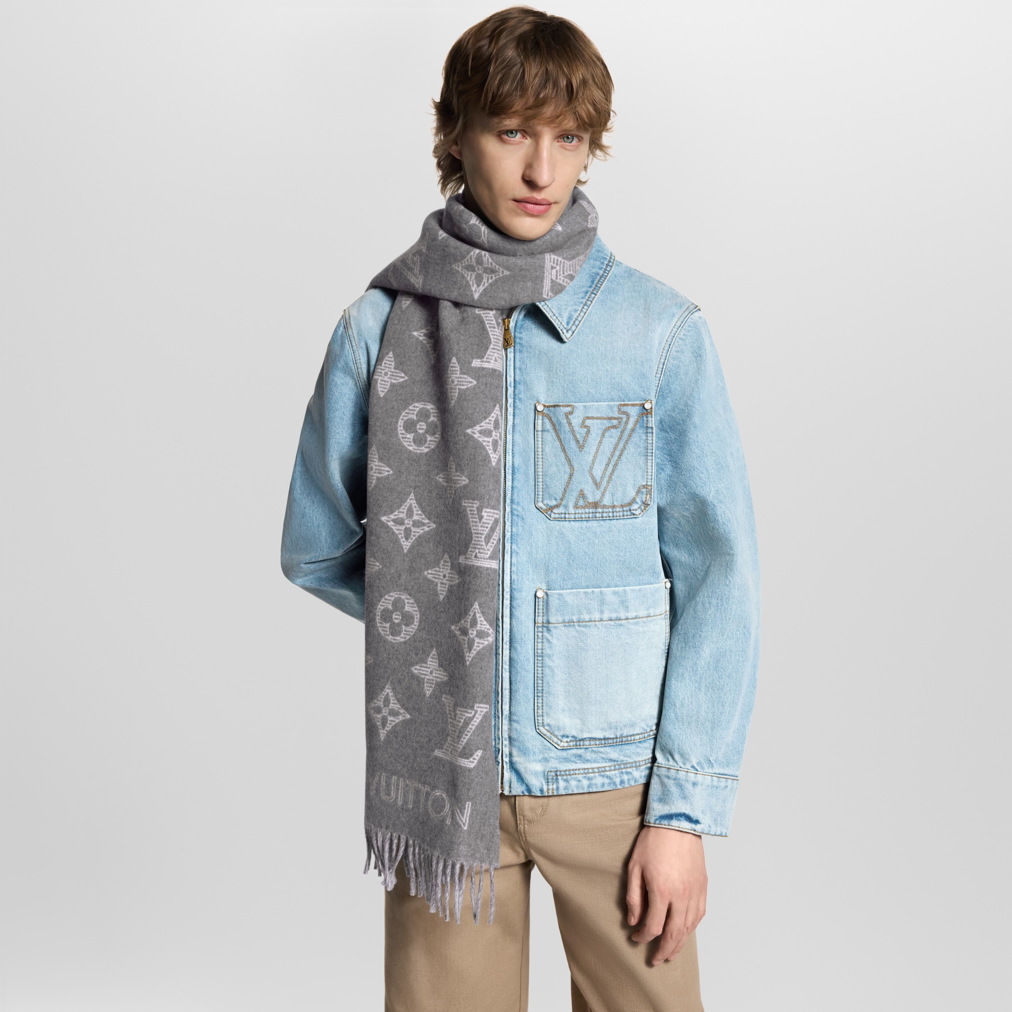 S00 액세서리 스카프 모노그램 섀도우 (Monogram Shadow) 스카프 | 루이비통 공식 온라인 스토어® (크게 보기)