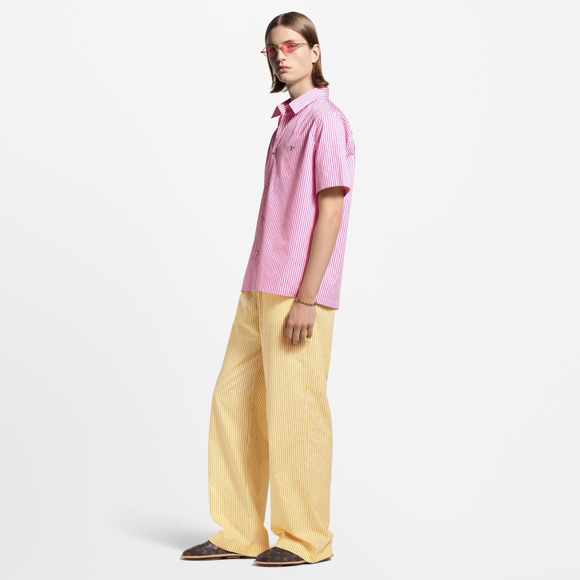  의류 셔츠 모노그램 스트라이프드 쇼트 슬리브드 셔츠 | 루이비통 공식 온라인 스토어® (크게 보기)