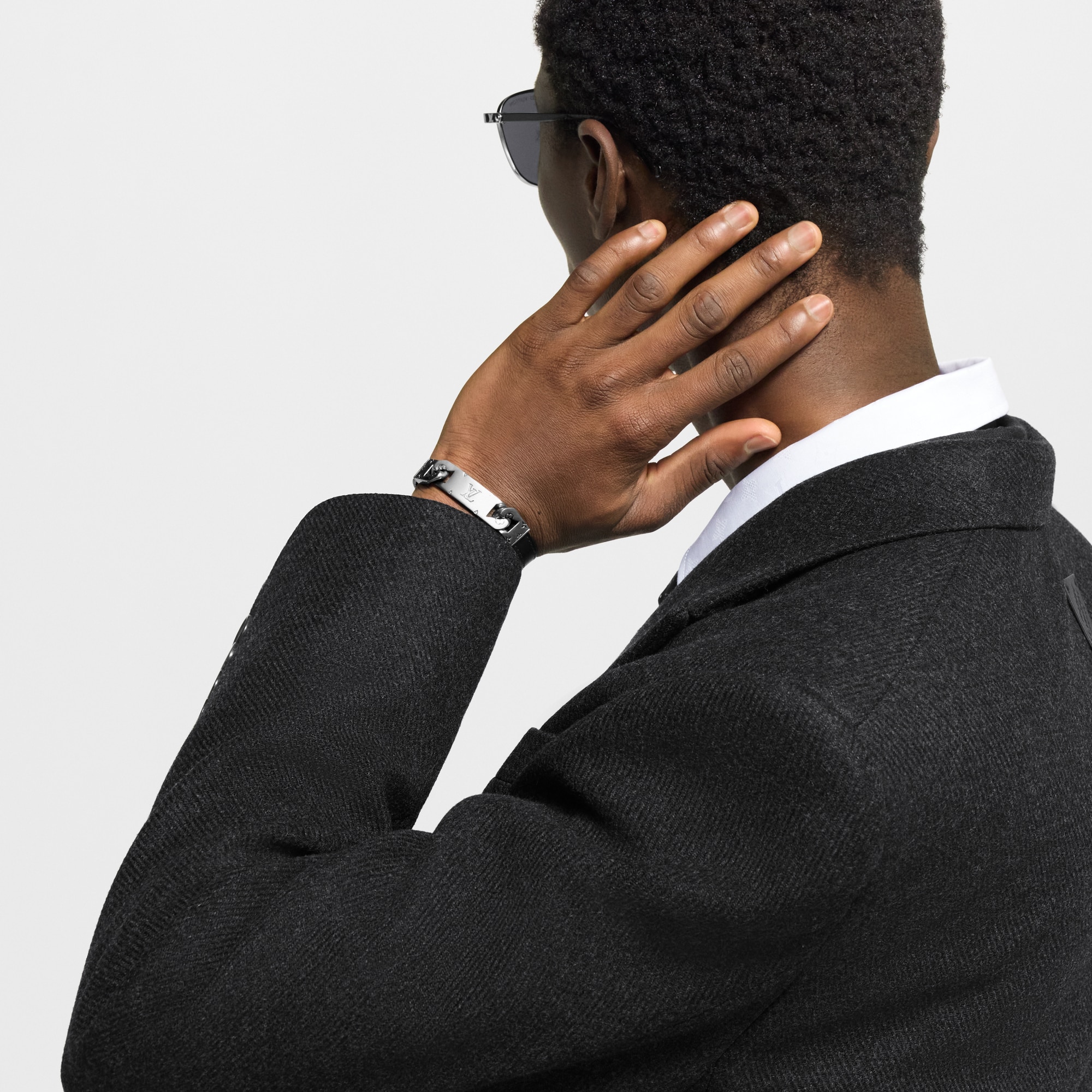  패션 주얼리 팔찌 모노그램 타이드 업 (Monogram Tied Up) 팔찌 | 루이비통 공식 온라인 스토어® (크게 보기)