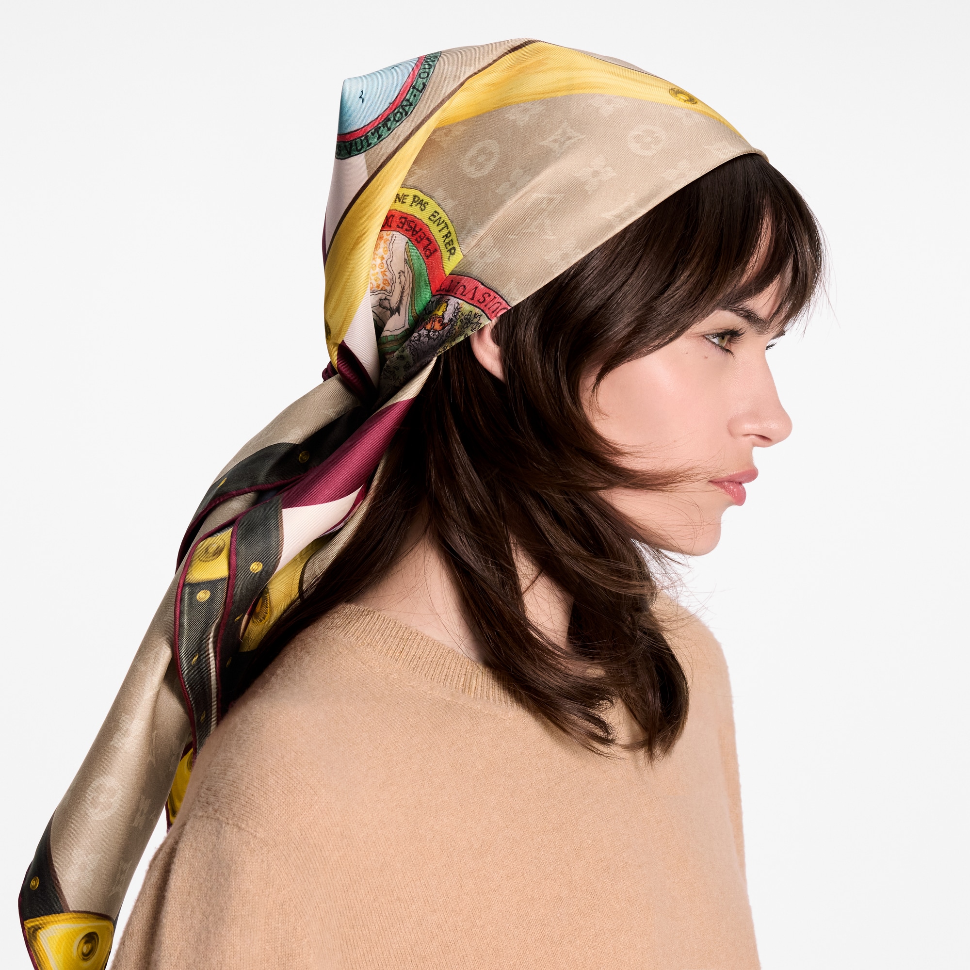 S00 액세서리 실크 스퀘어 & 방도 마이 LV 트렁크 스퀘어 90 | 루이비통 공식 온라인 스토어® (크게 보기)