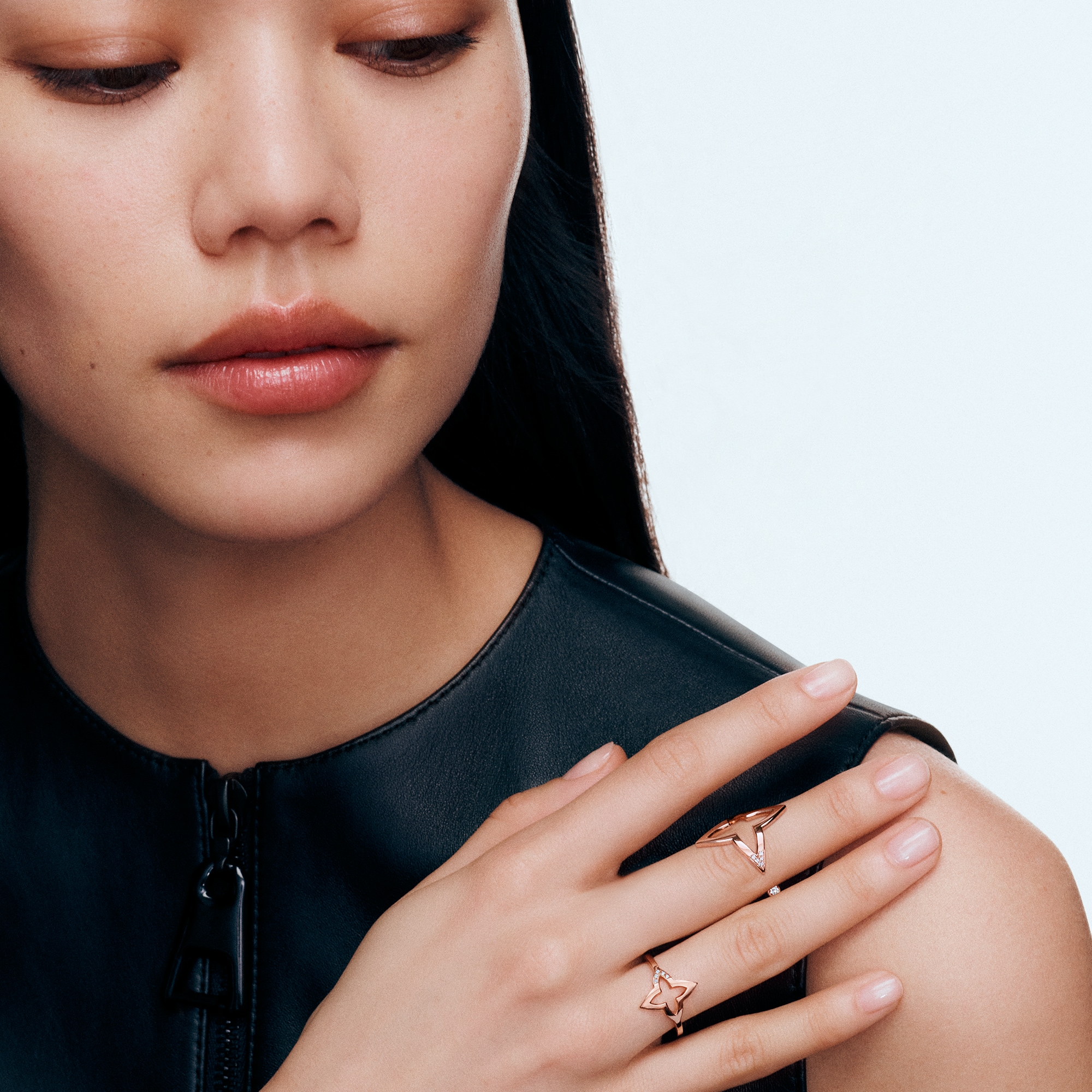  카테고리 반지 옹브레 블라썸 오픈 반지, 핑크 골드와 다이아몬드 | 루이비통 공식 온라인 스토어® (크게 보기)