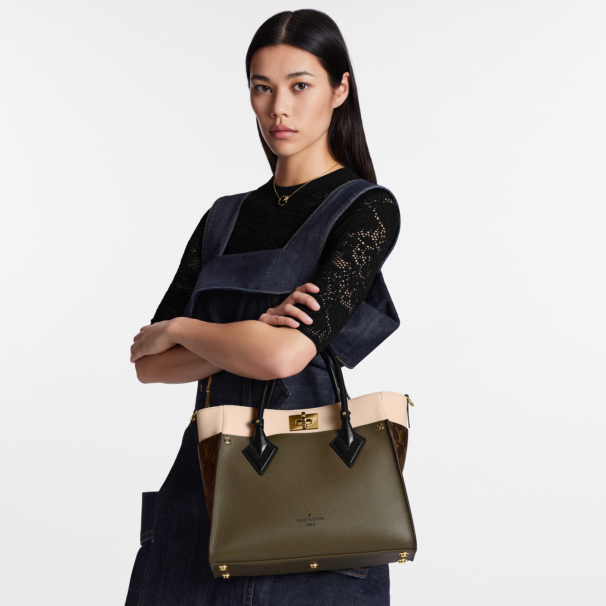 하이엔드 가죽 핸드백 핸드백 전체 보기 온 마이 사이드 | 루이비통 공식 온라인 스토어® (크게 보기)