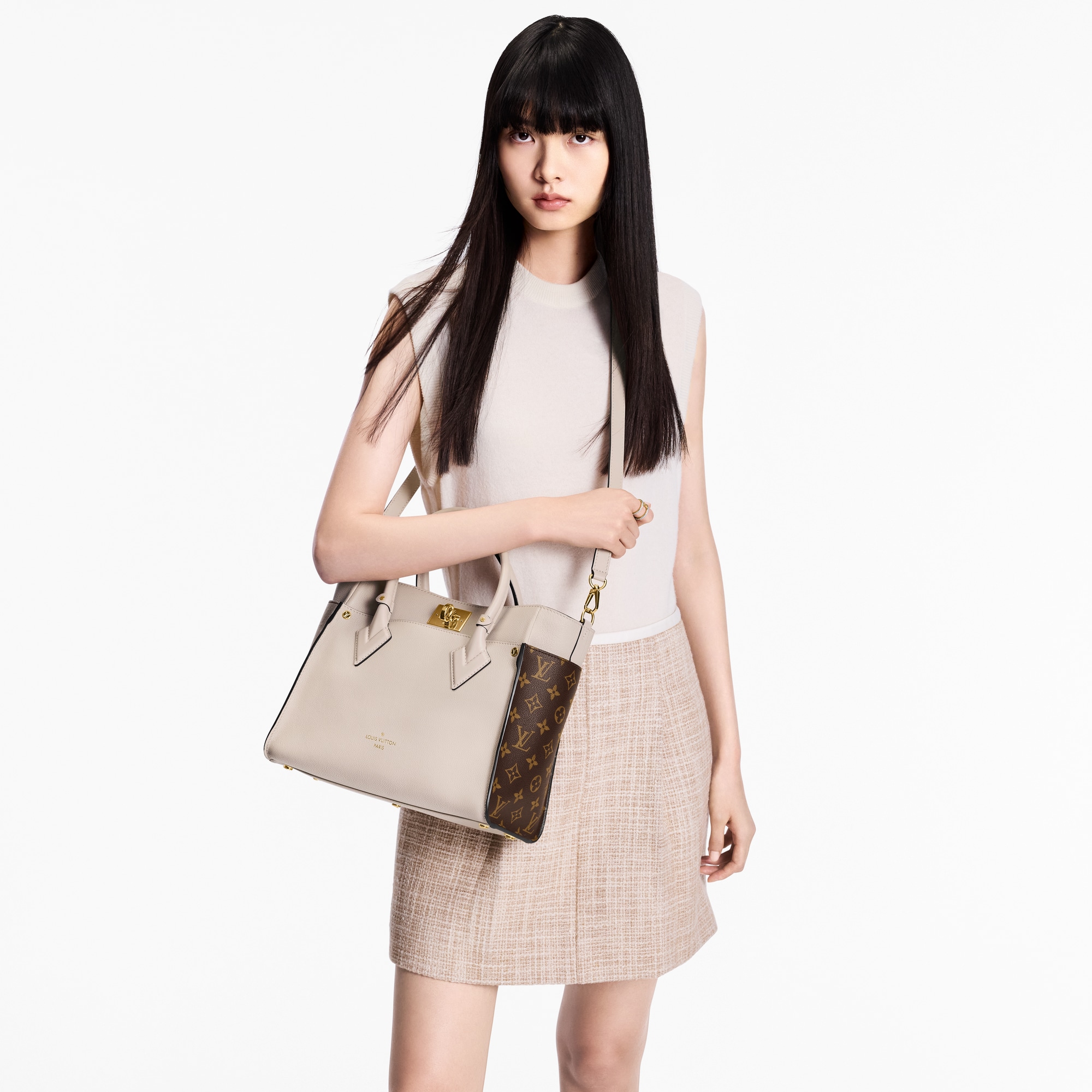 하이엔드 가죽 핸드백 핸드백 전체 보기 온 마이 사이드 MM | 루이비통 공식 온라인 스토어® (크게 보기)