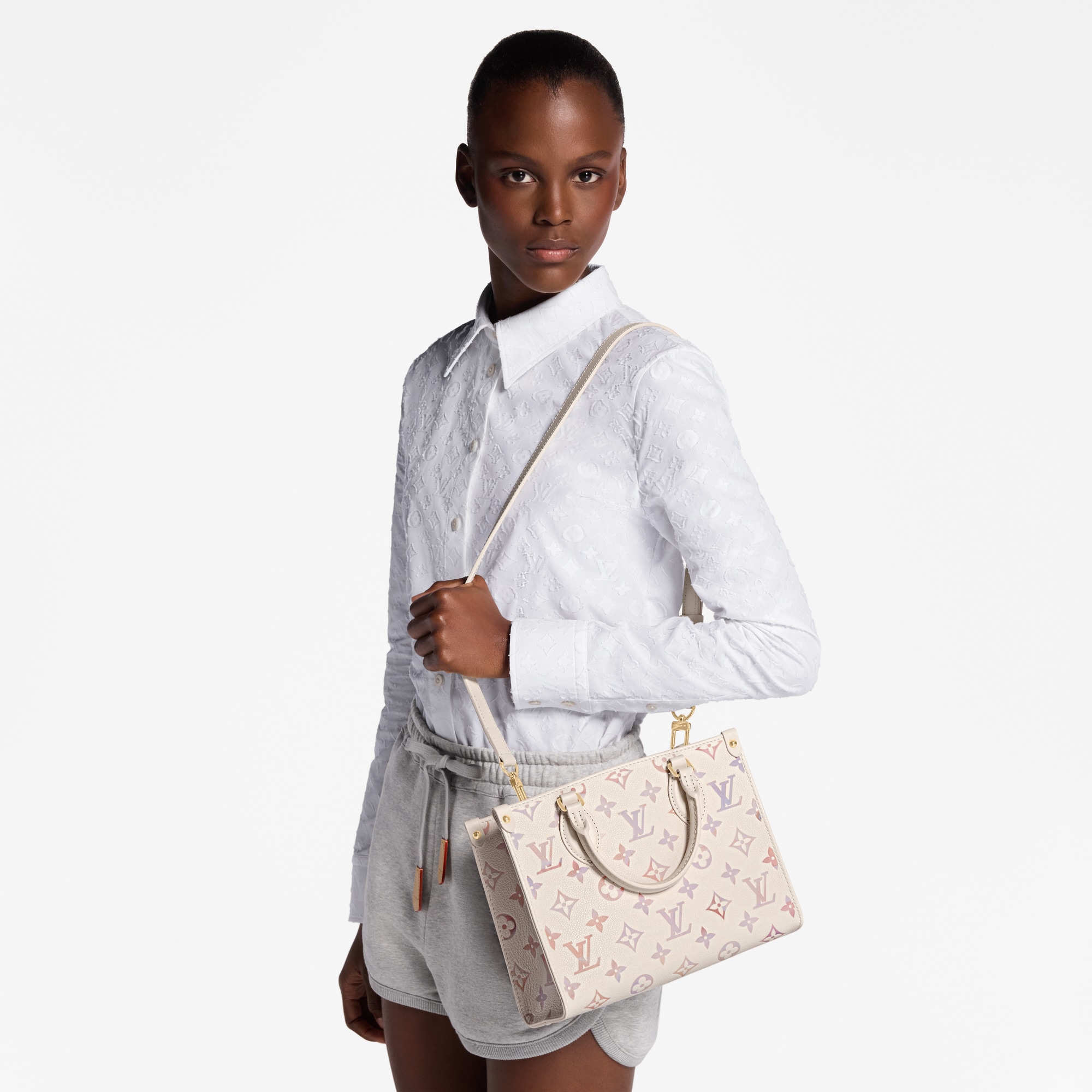 모노그램 앙프렝뜨 여성 가방 LV 아이콘 온더고 PM (OnTheGo PM) | 루이비통 공식 온라인 스토어® (크게 보기)