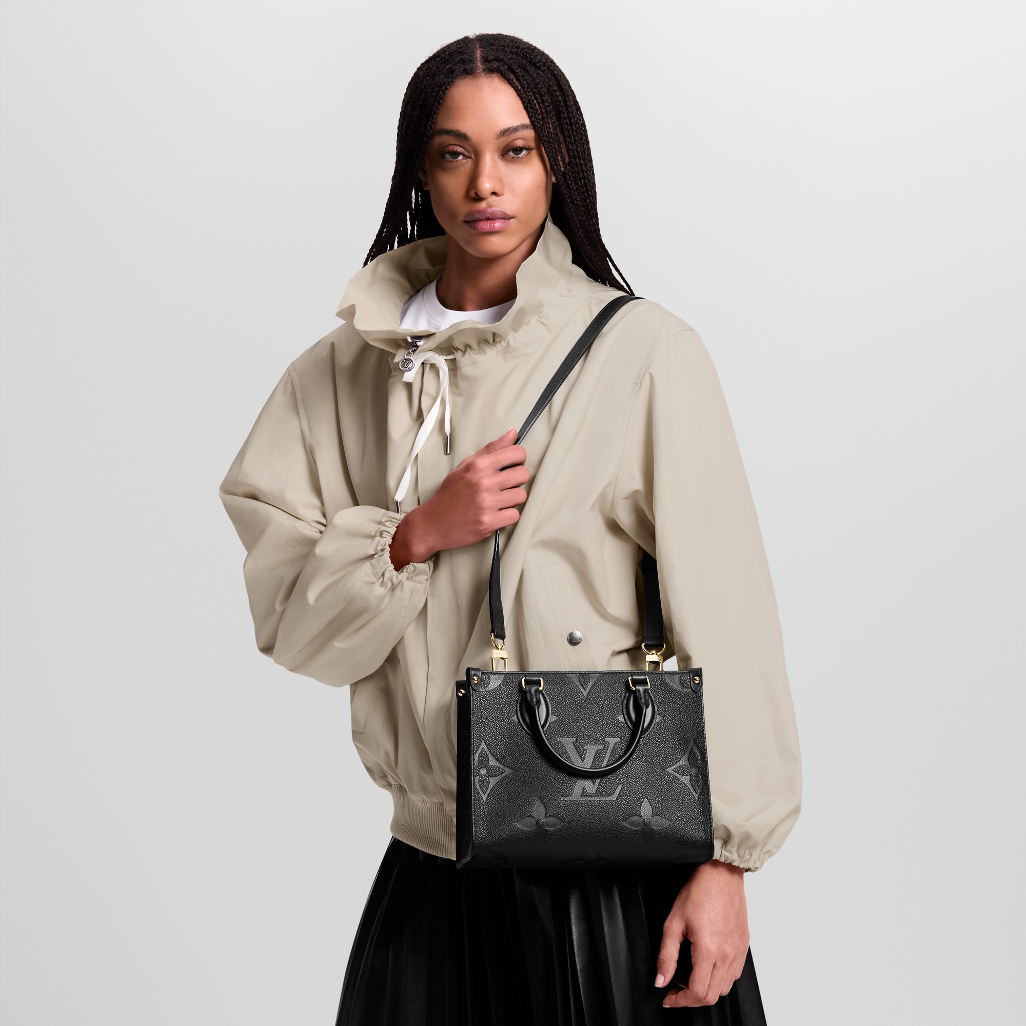 모노그램 앙프렝뜨 핸드백 핸드백 전체 보기 온더고 PM (OnTheGo PM) | 루이비통 공식 온라인 스토어® (크게 보기)