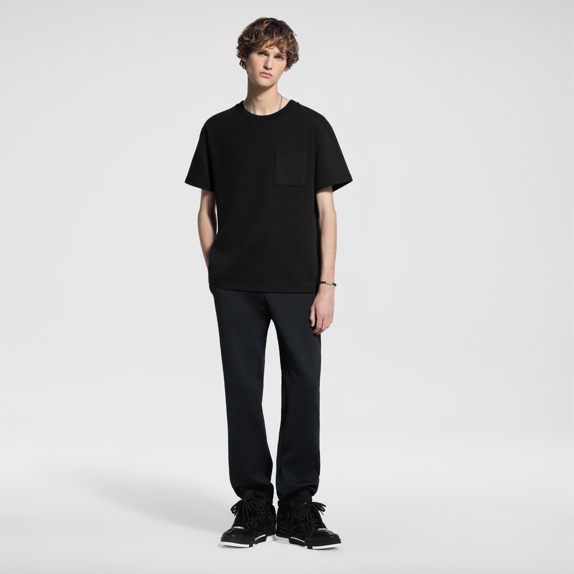  의류 티셔츠 & 폴로 피케 코튼 티셔츠 | 루이비통 공식 온라인 스토어® (크게 보기)