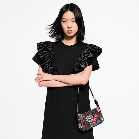 포쉐트 악세수아 (Pochette Accessoires) 착용 뷰