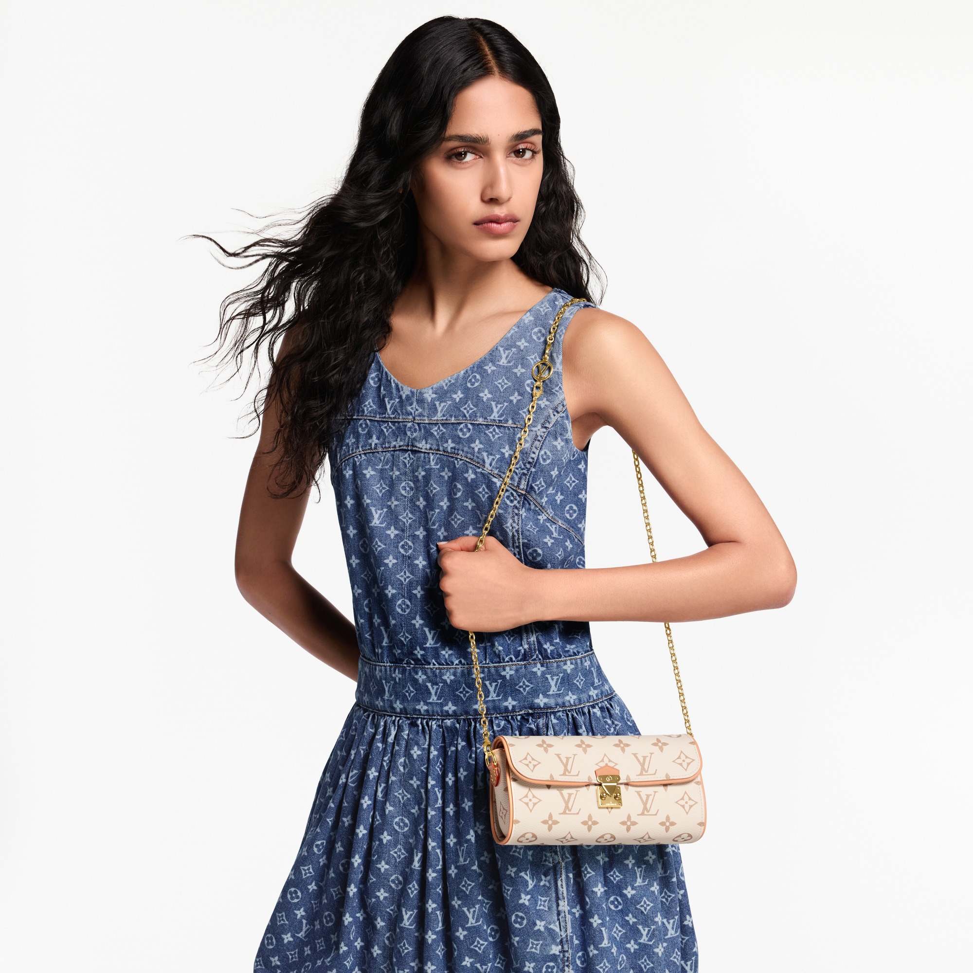 기타 모노그램 캔버스 여성 지갑 & 미니백 미니백 포쉐트 카미유 | 루이비통 공식 온라인 스토어® (크게 보기)