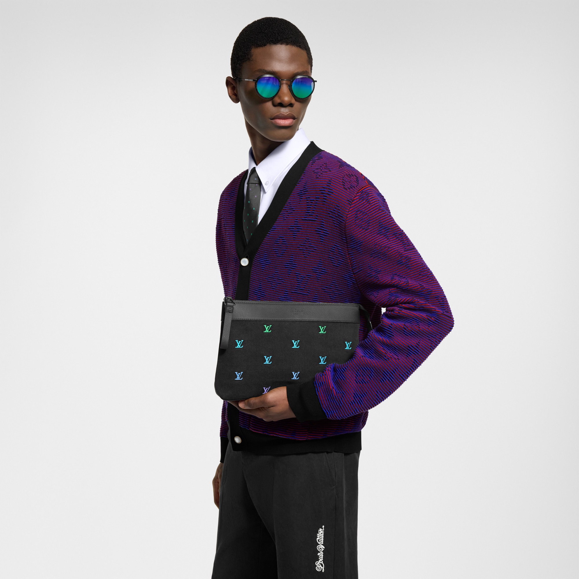 monogram_other 남성 신제품 2025 봄 컬렉션 포쉐트 보야주 수플 | 루이비통 공식 온라인 스토어® (크게 보기)