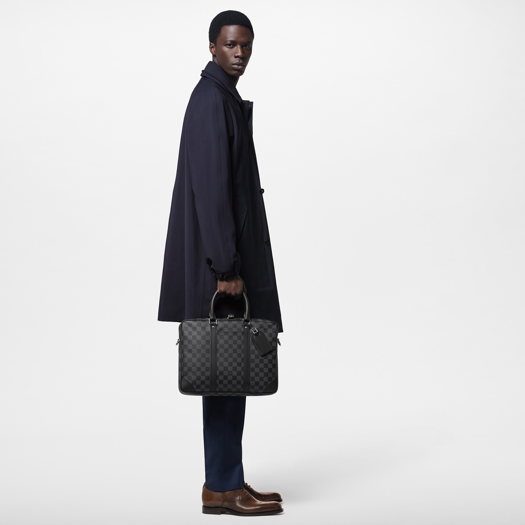 다미에 그라파이트 가방 All Collections 포르트-도큐멍 보야주 PM | 루이비통 공식 온라인 스토어® (크게 보기)