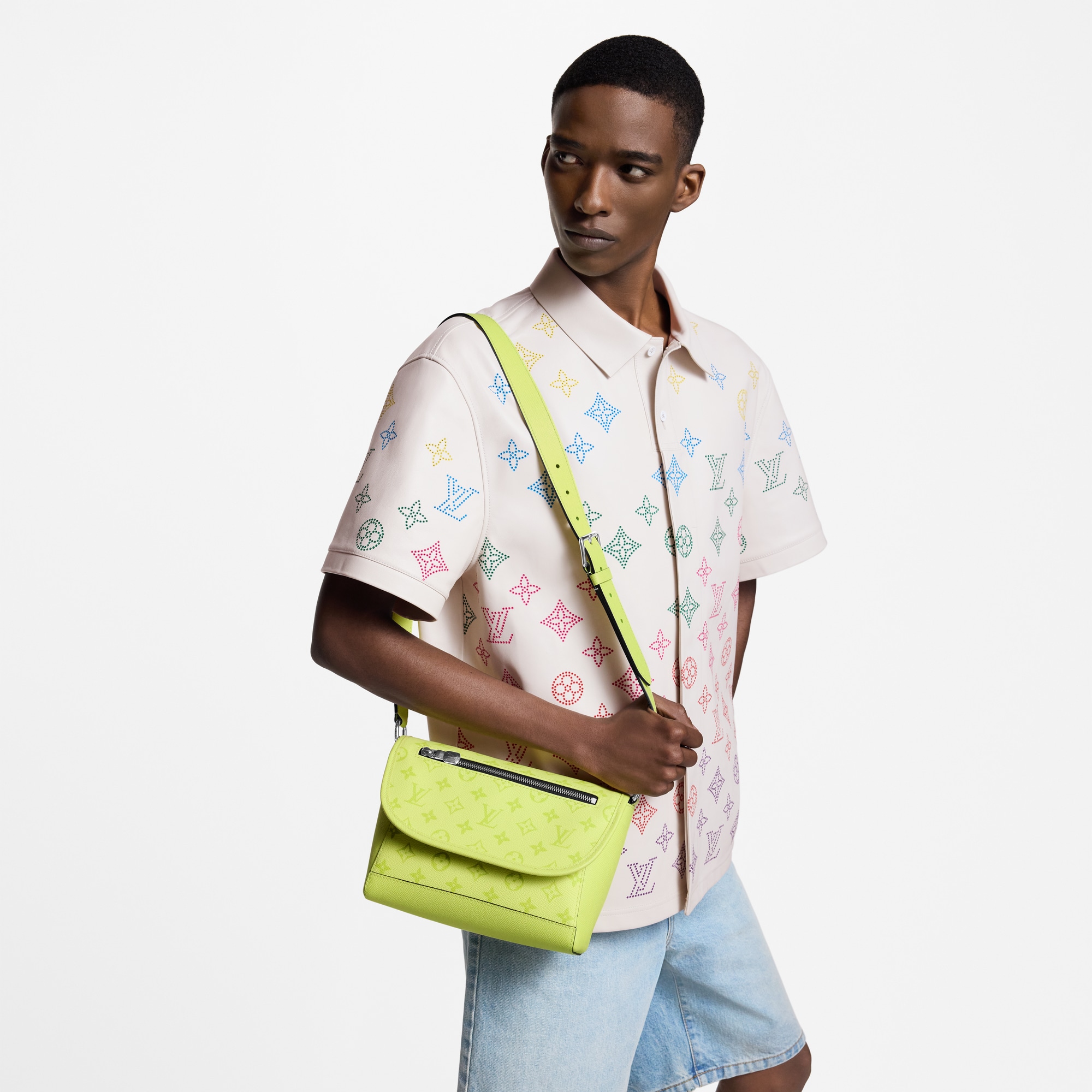 타이가라마 여성 가방 신제품 펄스 메신저 | 루이비통 공식 온라인 스토어® (크게 보기)