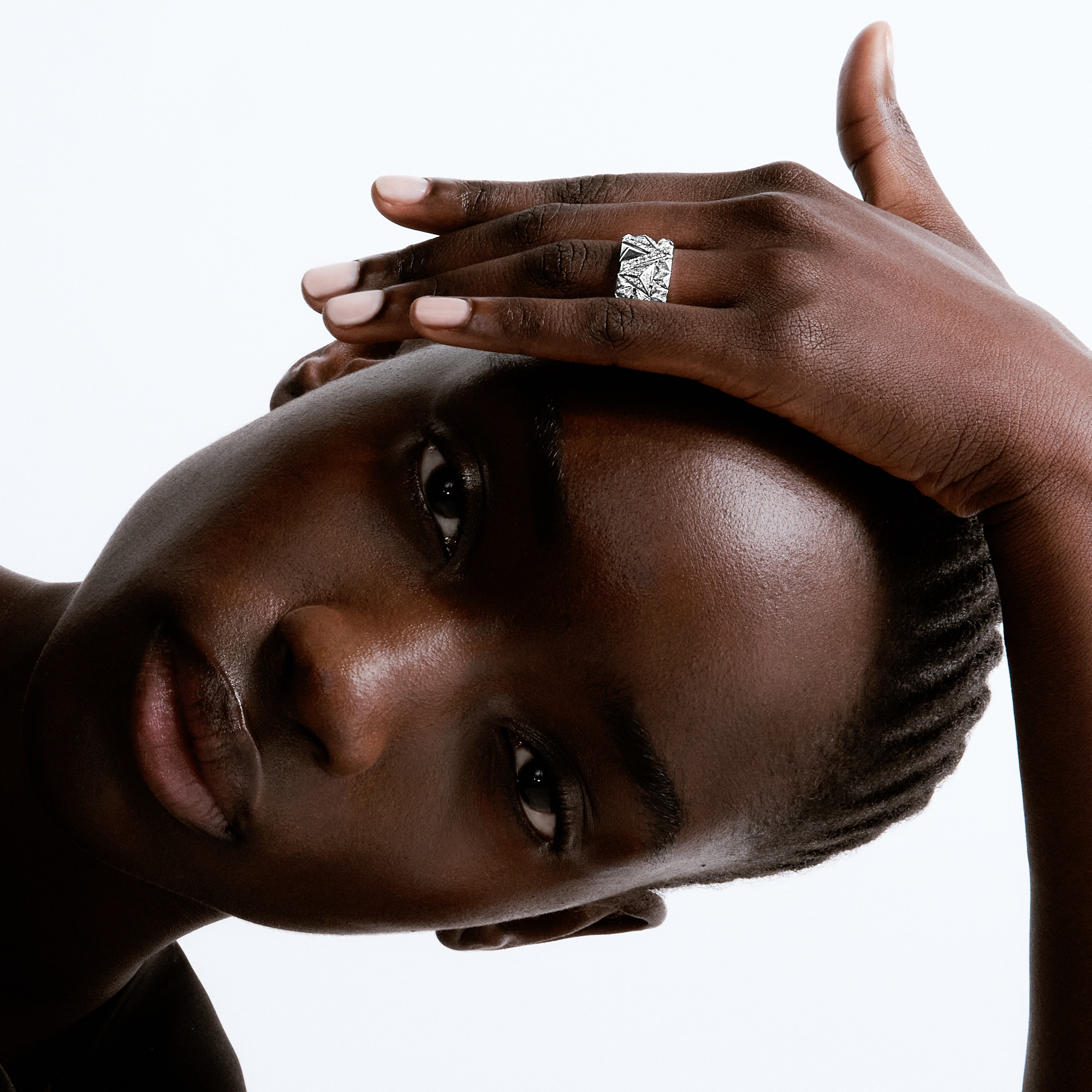  카테고리 반지 퓨어 V (Pure V) 반지, 화이트 골드와 다이아몬드 | 루이비통 공식 온라인 스토어® (크게 보기)