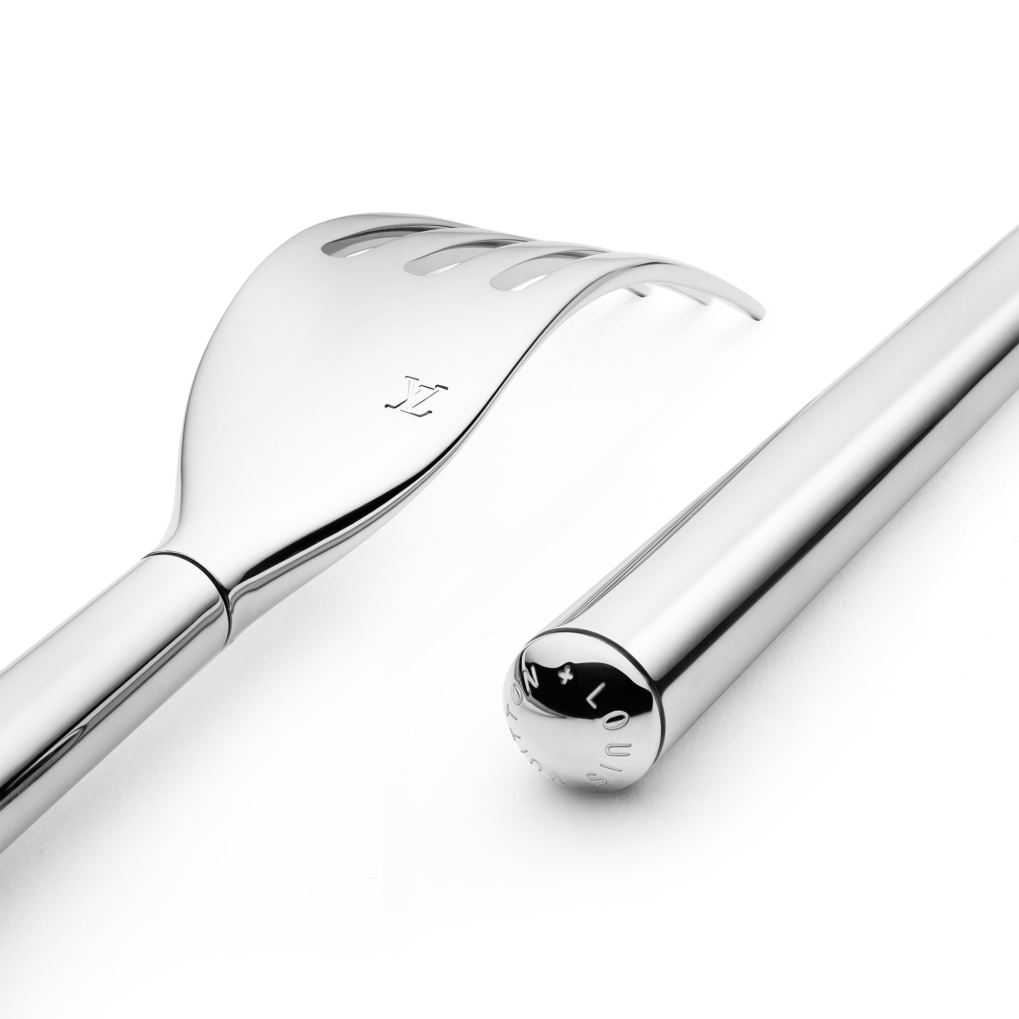  홈 & 아트 오브 다이닝 아트 오브 다이닝 리벳 디너 세트 | 루이비통 공식 온라인 스토어® (크게 보기)