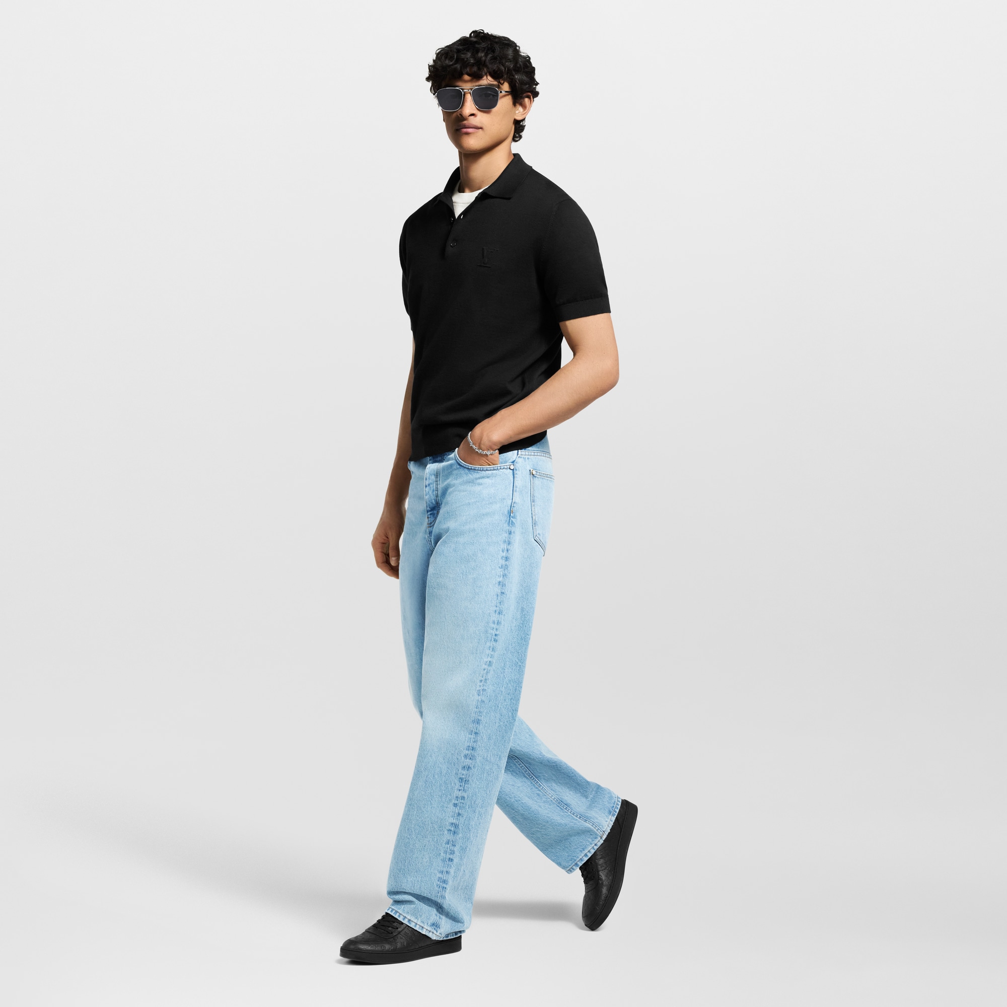  슈즈 스니커즈 리볼리 스니커즈 | 루이비통 공식 온라인 스토어® (크게 보기)