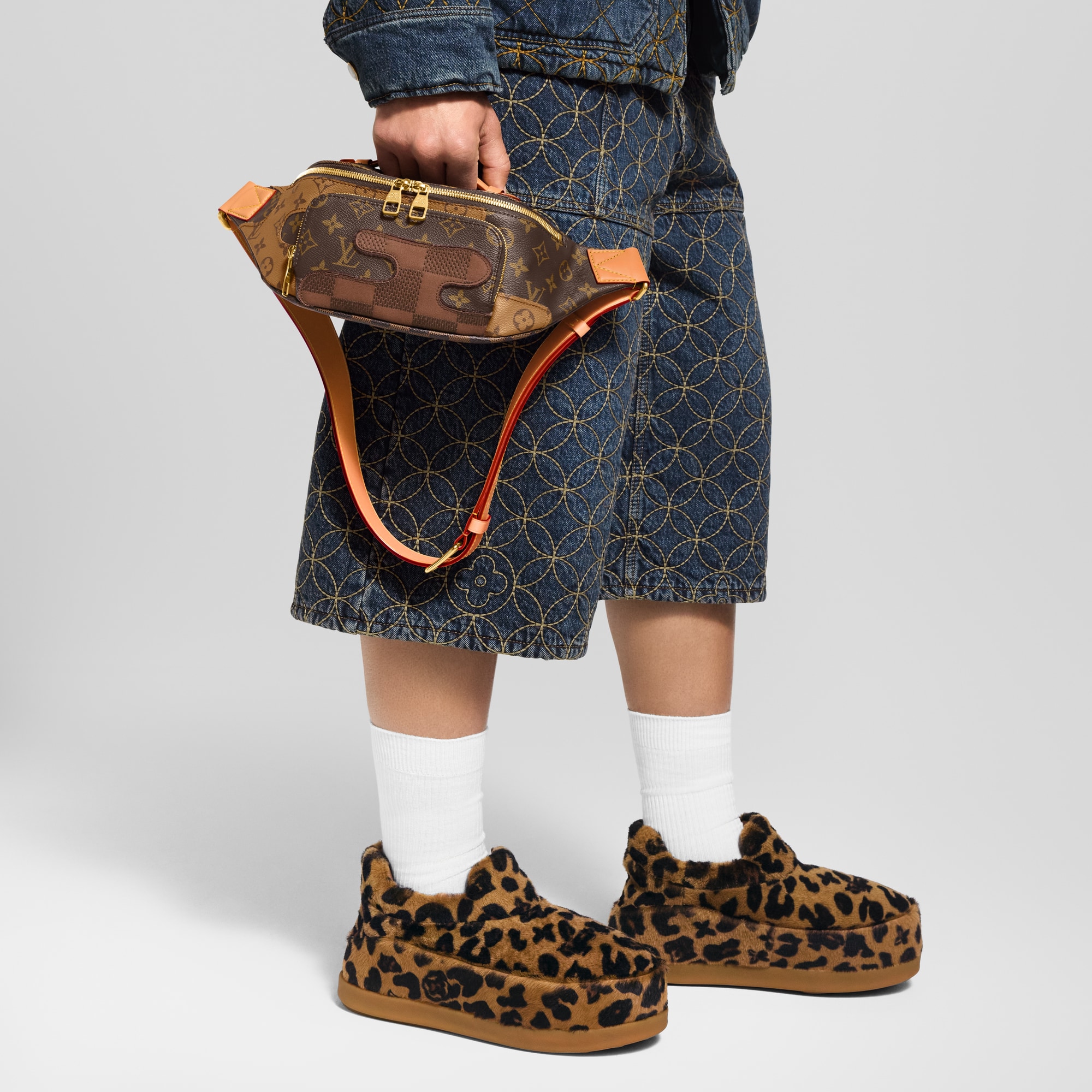 Other Monogram Canvas 남성 가방 신제품 러시 범백 | 루이비통 공식 온라인 스토어® (크게 보기)