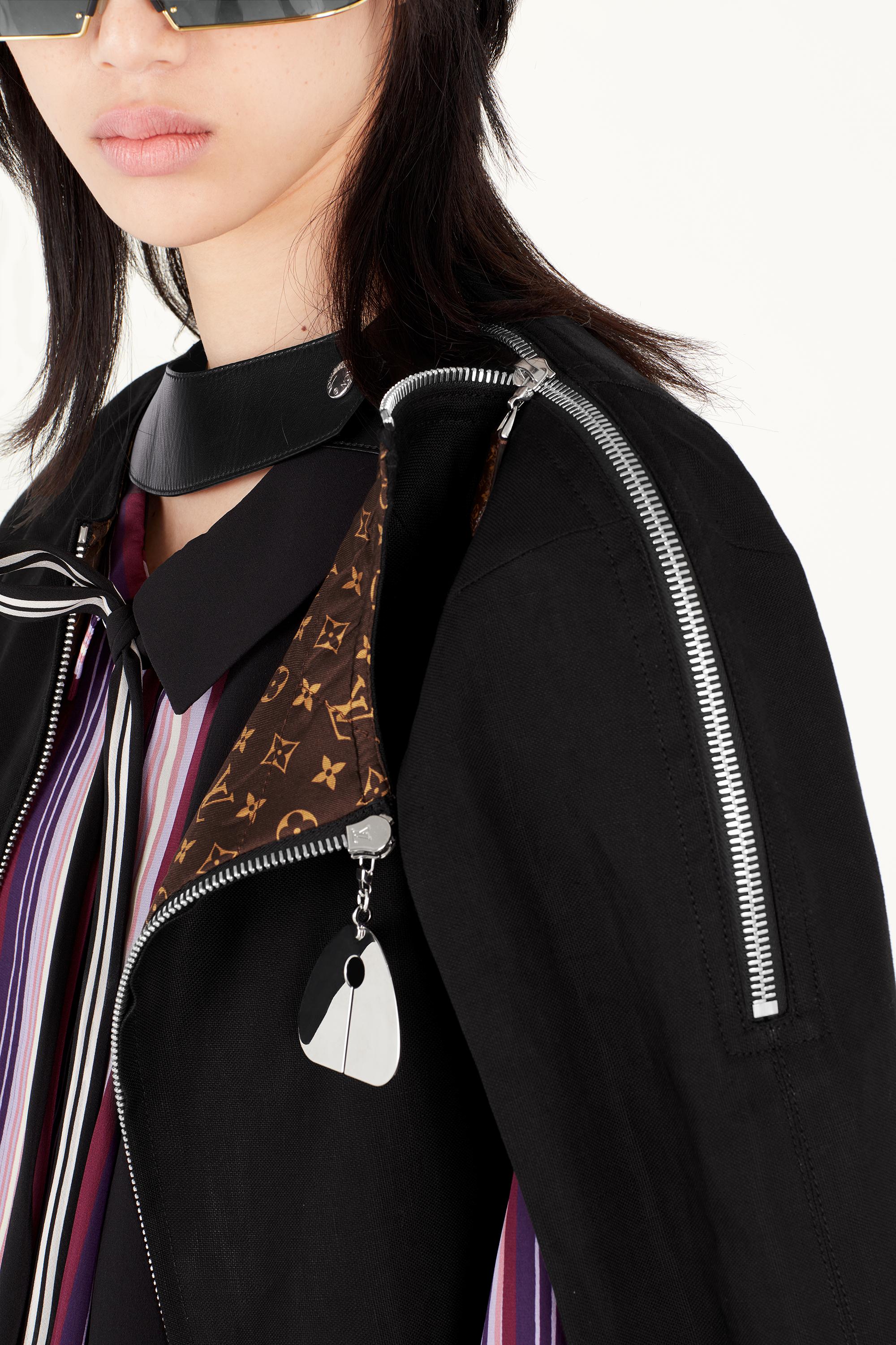  Discontinued Product Obs 2 슬리브리스 케이프 보머 재킷 | 루이비통 공식 온라인 스토어® (크게 보기)