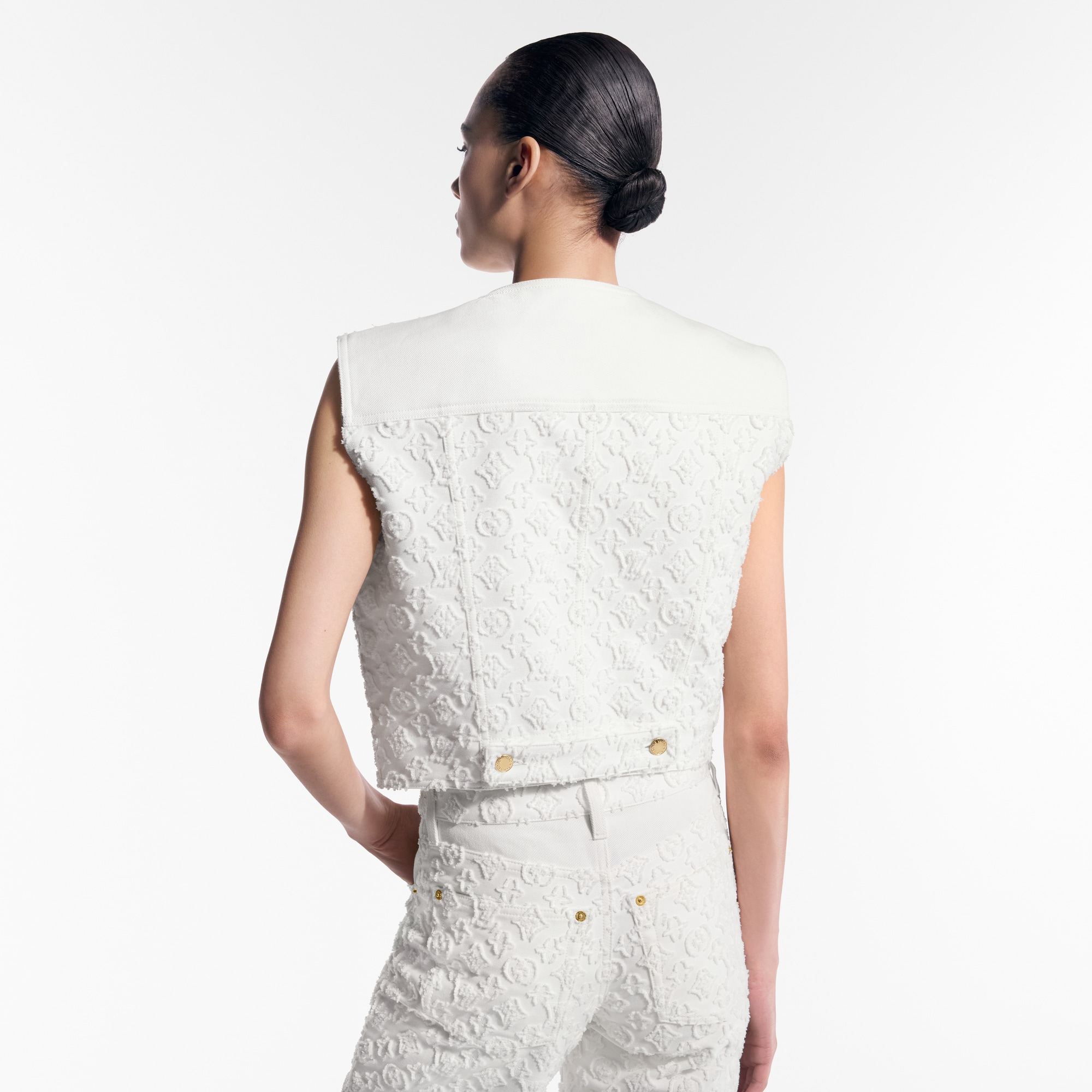  의류 코트 & 재킷 슬리브리스 모노그램 필 쿠페 데님 재킷 | 루이비통 공식 온라인 스토어® (크게 보기)