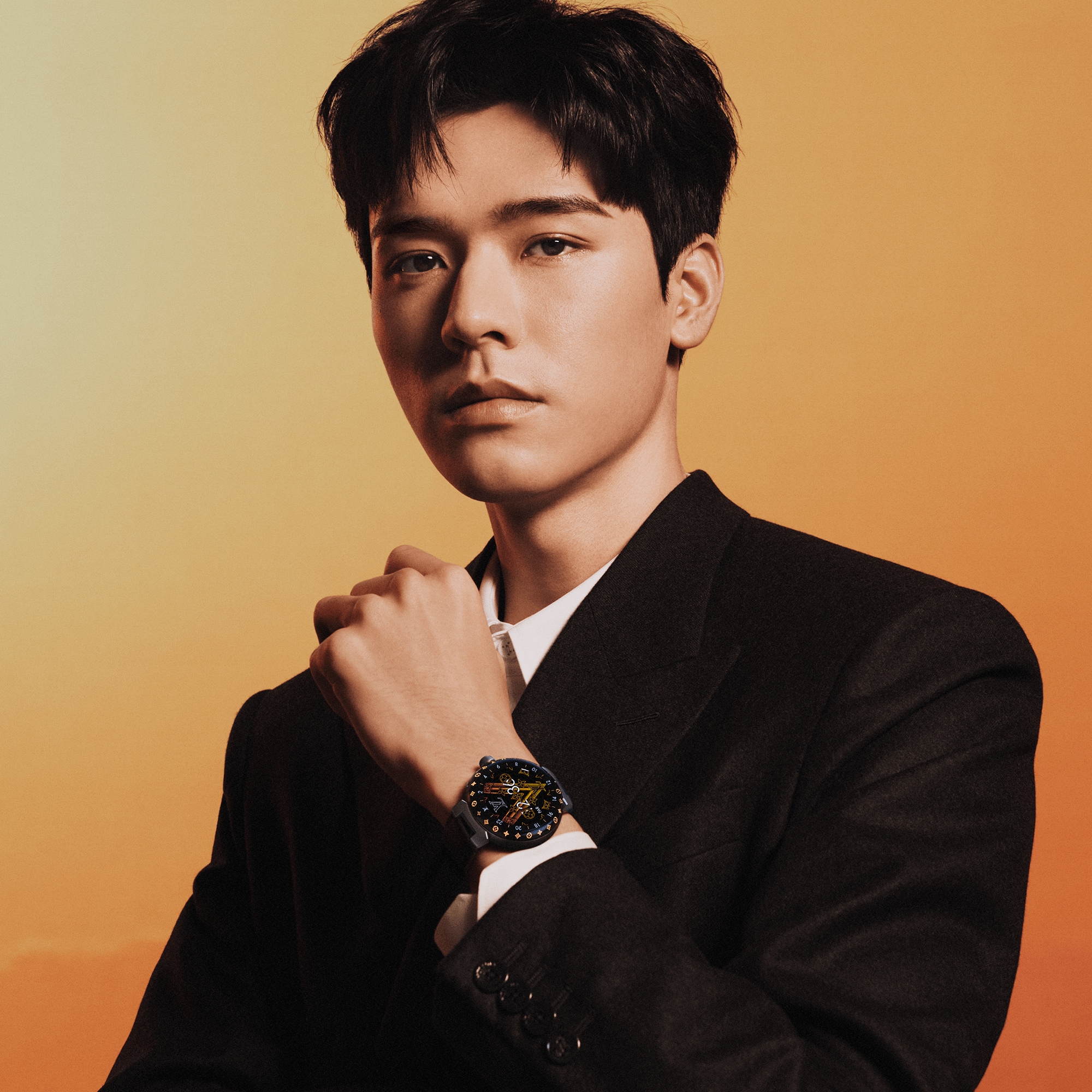  하이-테크 오브제 & 액세서리 오디오, 스마트 워치 & 액세서리 땅부르 호라이즌 라이트 업 (Tambour Horizon Light Up) 커넥티드 워치 | 루이비통 공식 온라인 스토어® (크게 보기)