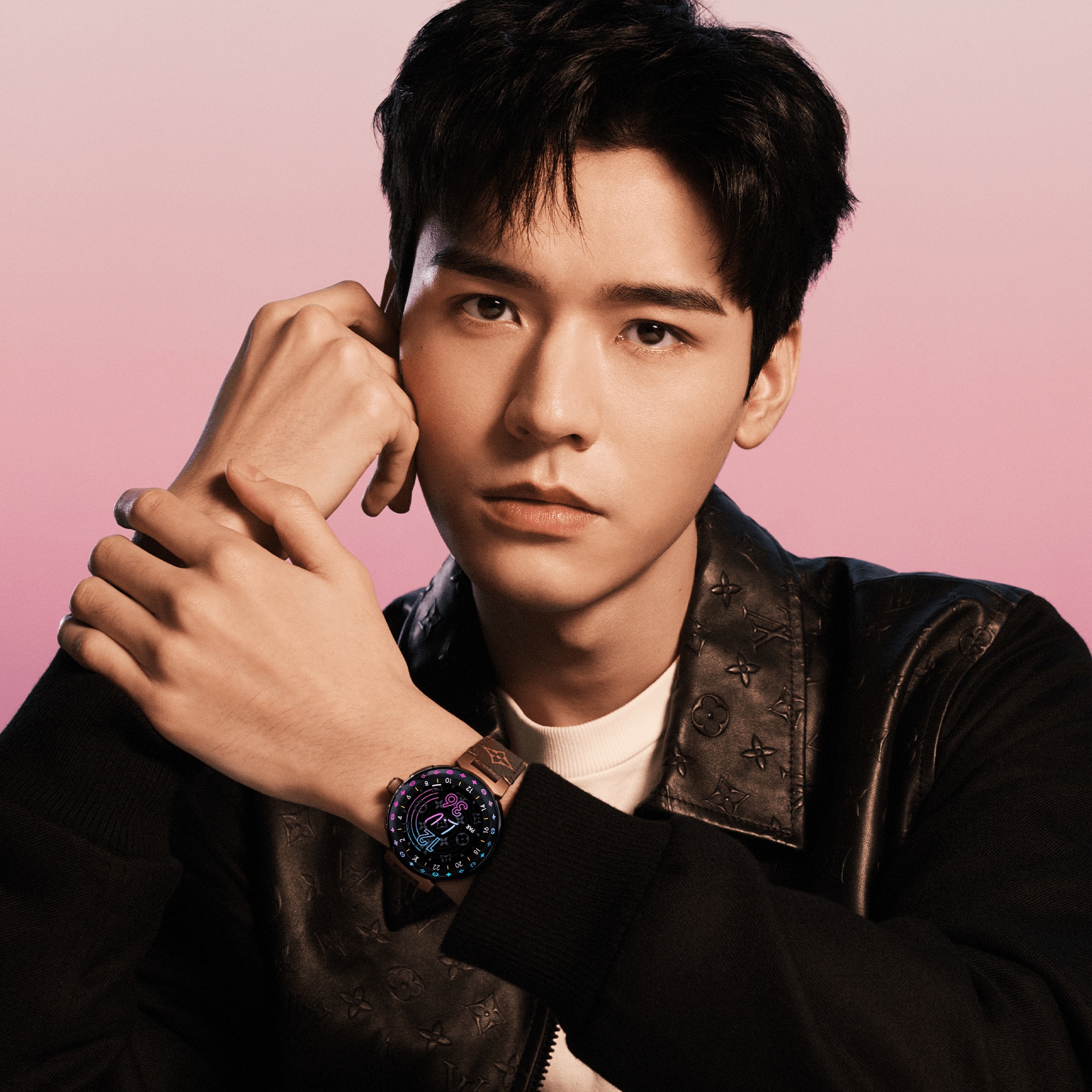  하이-테크 오브제 & 액세서리 오디오, 스마트 워치 & 액세서리 땅부르 호라이즌 라이트 업 (Tambour Horizon Light Up) 커넥티드 워치 | 루이비통 공식 온라인 스토어® (크게 보기)