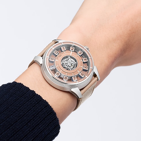 워치 전체 보기 } 땅부르 스핀 타임 (Spin Time) 에어 플라잉 투르비용, 오토매틱, 42.5mm, 플래티넘 | 루이비통 공식 온라인 스토어® (크게 보기)