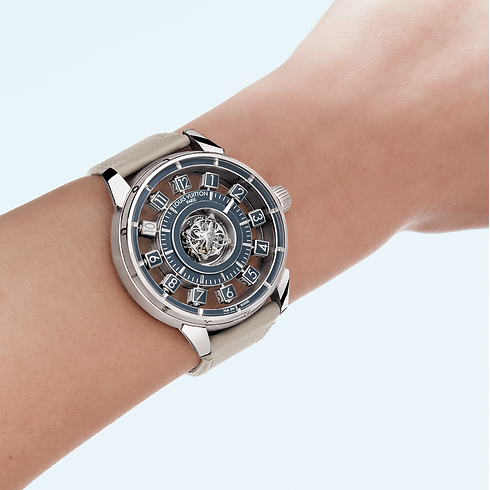 워치 전체 보기 } 땅부르 타이코 스핀 타임 에어 플라잉 투르비용 (Tambour Taiko Spin Time Air Flying Tourbillon), 오토매틱, 42.5mm, 화이트 골드 | 루이비통 공식 온라인 스토어® (크게 보기)