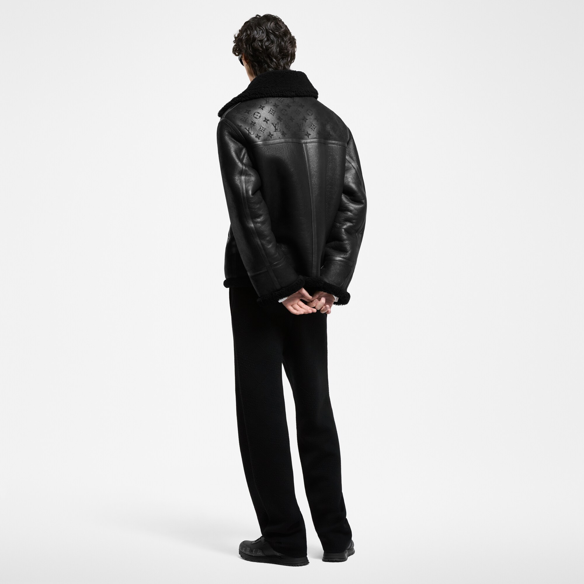  의류 의류 전체 보기 텍스처드 니트 울 블렌드 조그팬츠 | 루이비통 공식 온라인 스토어® (크게 보기)