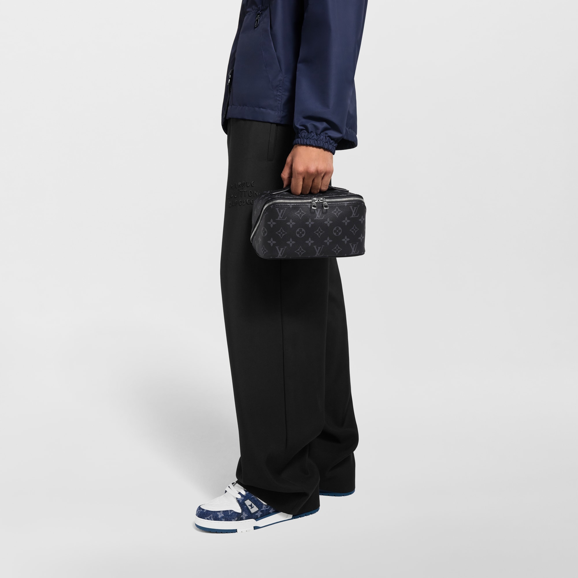 모노그램 이클립스 트래블 트래블 액세서리 토일레트리 백 | 루이비통 공식 온라인 스토어® (크게 보기)