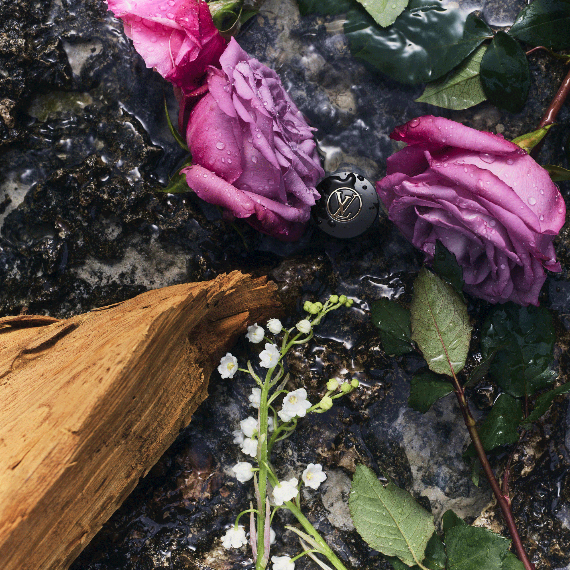  컬렉션 향수 전체보기 엘 (eLVes) 트래블 스프레이 | 루이비통 공식 온라인 스토어® (크게 보기)