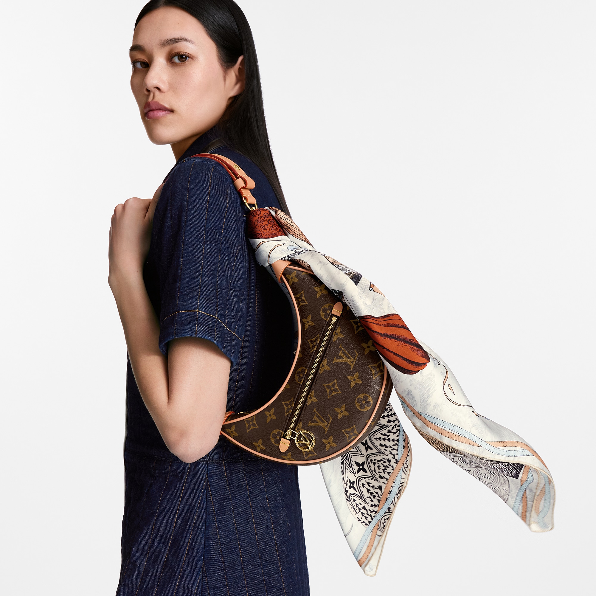 S00 액세서리 실크 스퀘어 & 방도 업 앤드 어웨이 스퀘어 90 | 루이비통 공식 온라인 스토어® (크게 보기)