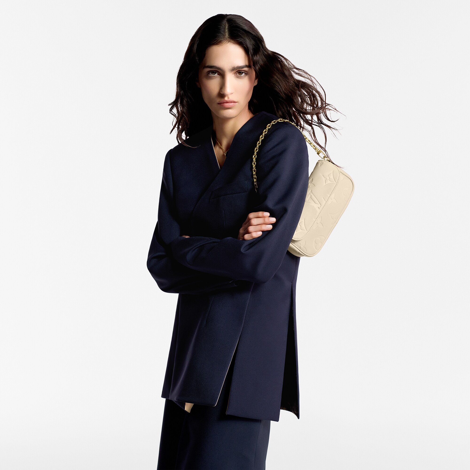 모노그램 앙프렝뜨 여성 지갑 & 미니백 미니백 월릿 온 체인 아이비 | 루이비통 공식 온라인 스토어® (크게 보기)