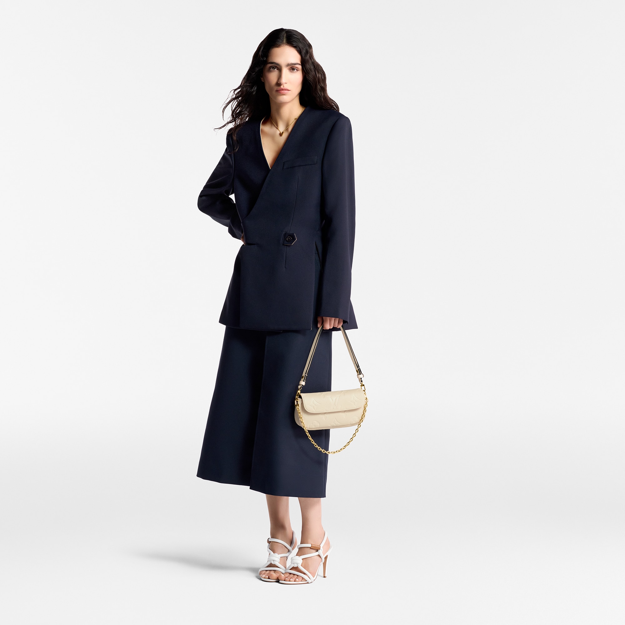 모노그램 앙프렝뜨 여성 지갑 & 미니백 미니백 월릿 온 체인 아이비 | 루이비통 공식 온라인 스토어® (크게 보기)