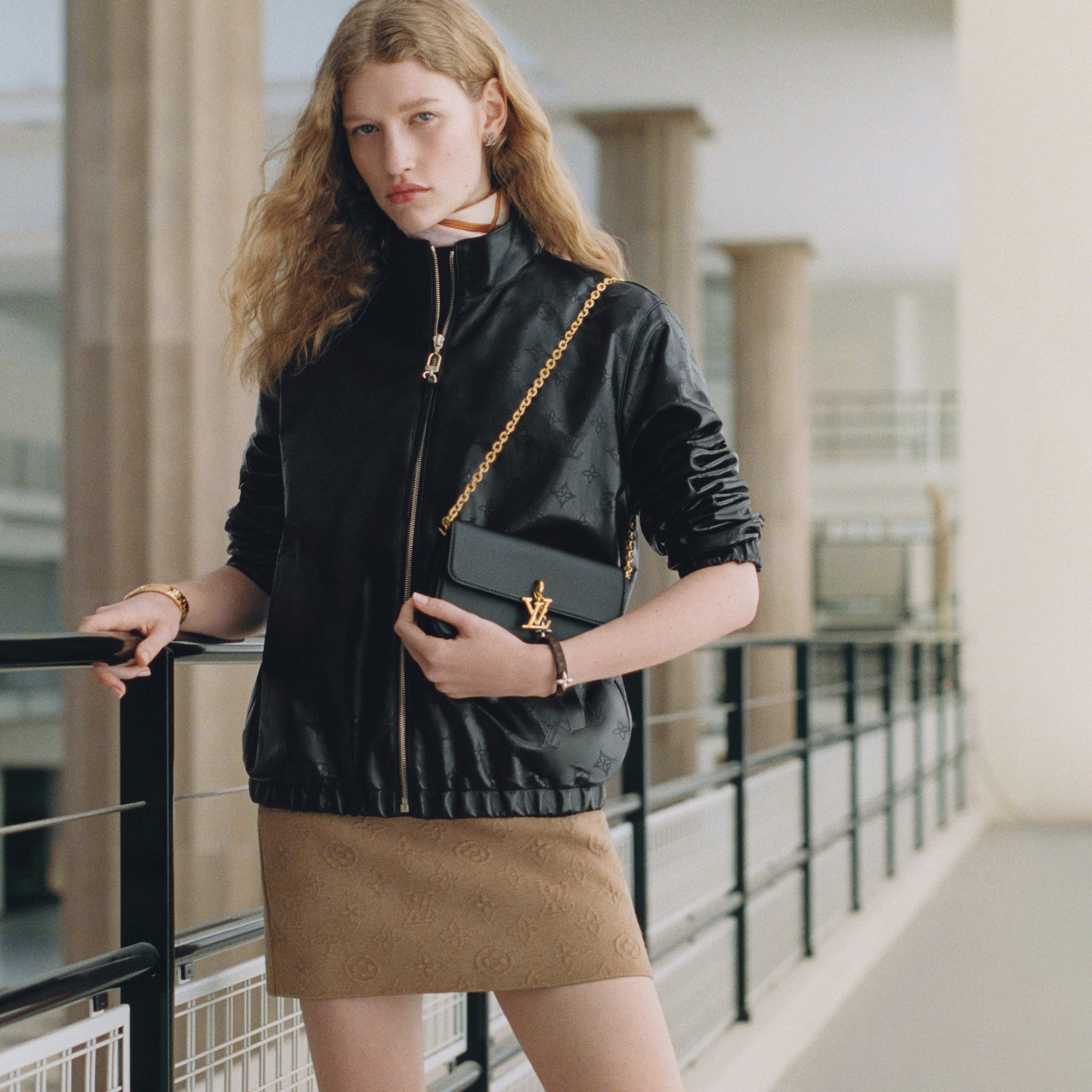  여성 지갑 & 미니백 신제품 월릿 온 체인 LV 블룸 (LV Bloom) | 루이비통 공식 온라인 스토어® (크게 보기)